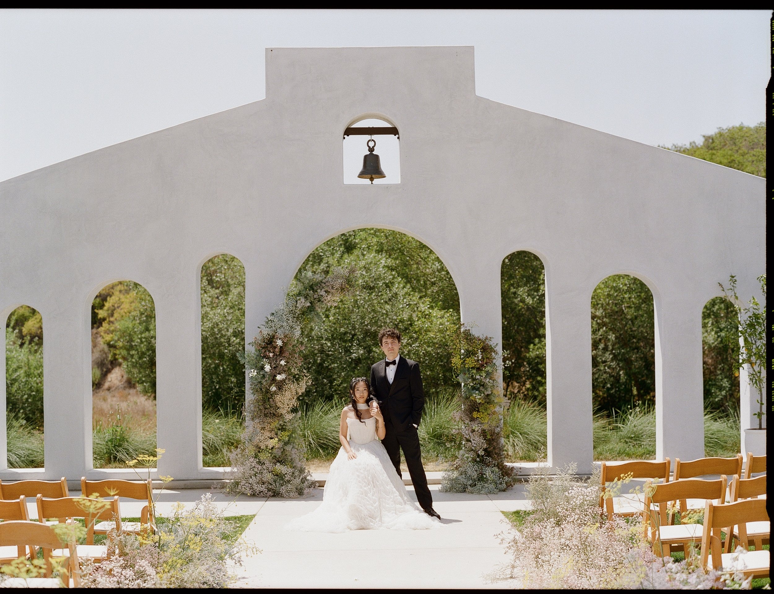 Jeune-perche-wedding-photographer-san-diego-fallbrook-california-documentary-luxury-editorial-elevated-fashion-whimsical-timeless-candid-film-analog-high-end-effortless-wedding-photos-073.jpg