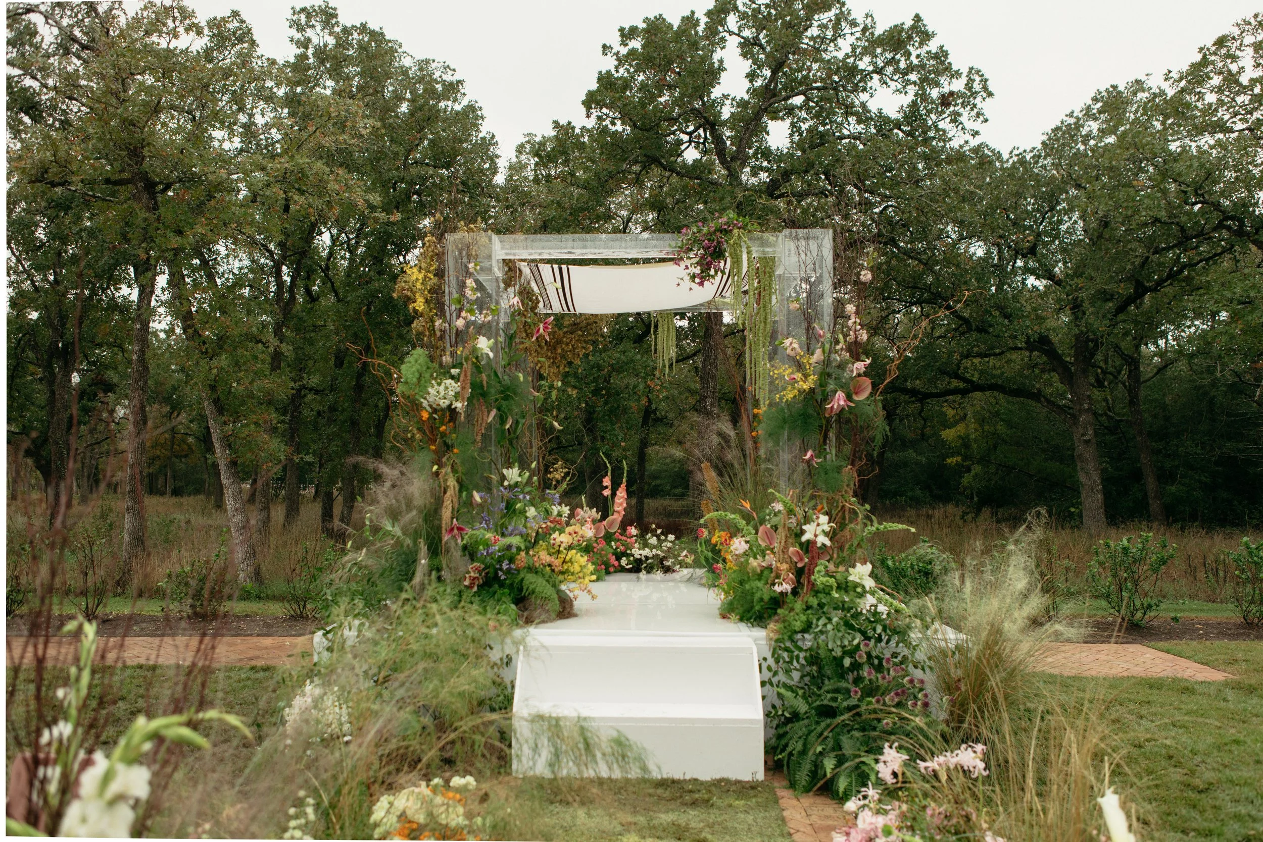 Grand-Lady-Austin-Wedding-Disco-Cowboy-Garden-Austin-Texas-Documentary-Candid-Film-Nontraditional-Modern-Laidback-High-End-Intimate-Luxury-Country-Editorial-40.jpg
