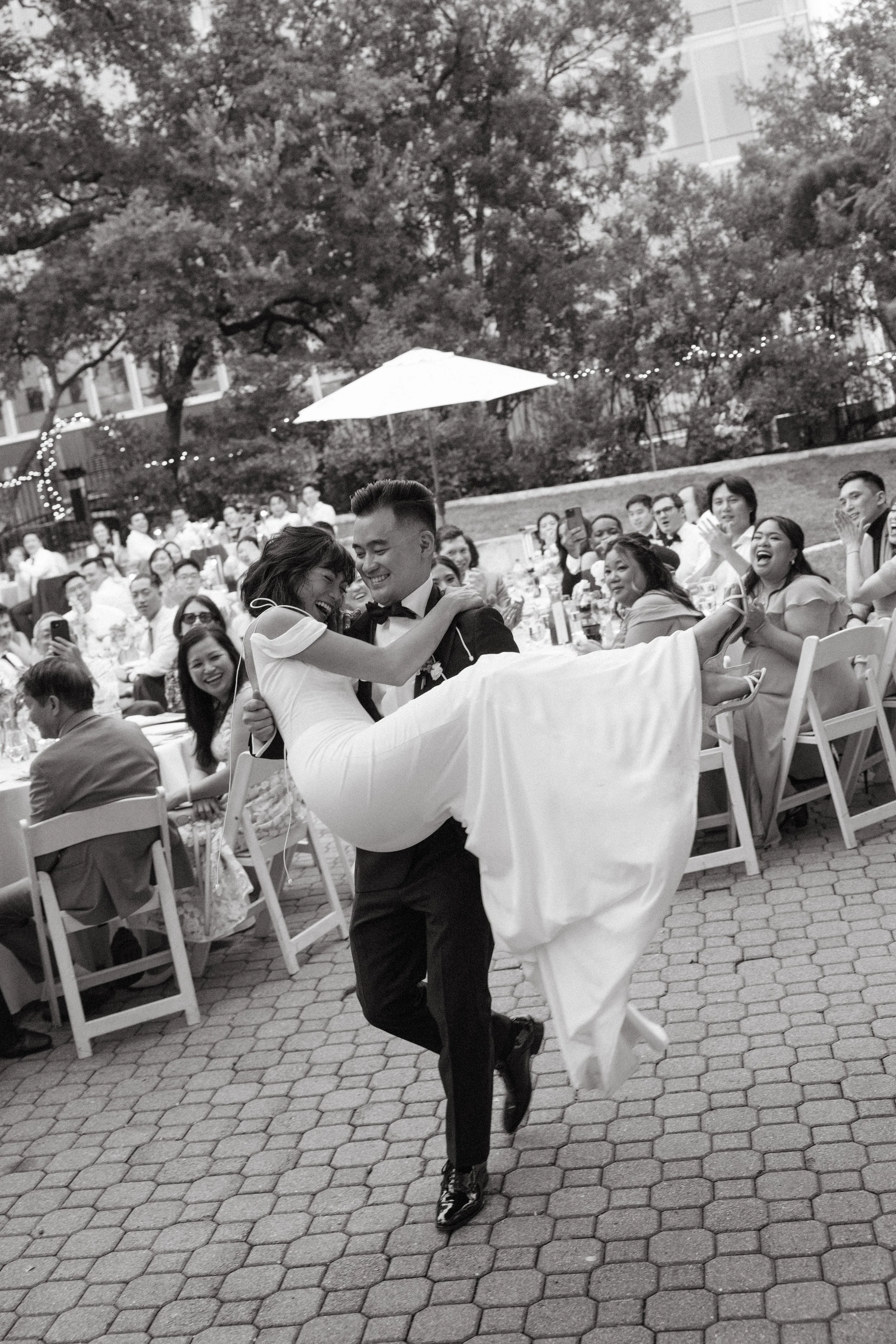 The-Allan-House-Wedding-Photographer-Luxury-High-End-Documentary-Candid-Film-Elegant-Timeless-Editorial-Asian-Vietnamese-Modern-Wedding-Pride-Prejudice-Austin-Texas-79.jpg