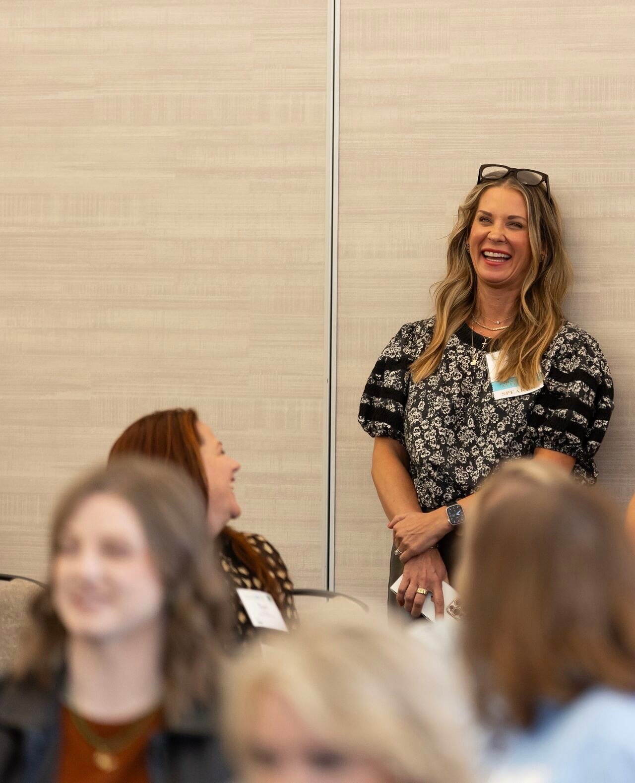 📸 This was right after I told the story on stage about how @tararenze and I became friends&hellip; the moment I said, &ldquo;I basically licked her like a puppy dog in the DMs.&rdquo; 😂🐶

When I first joined @impact_eleven, a bureau agent told me,