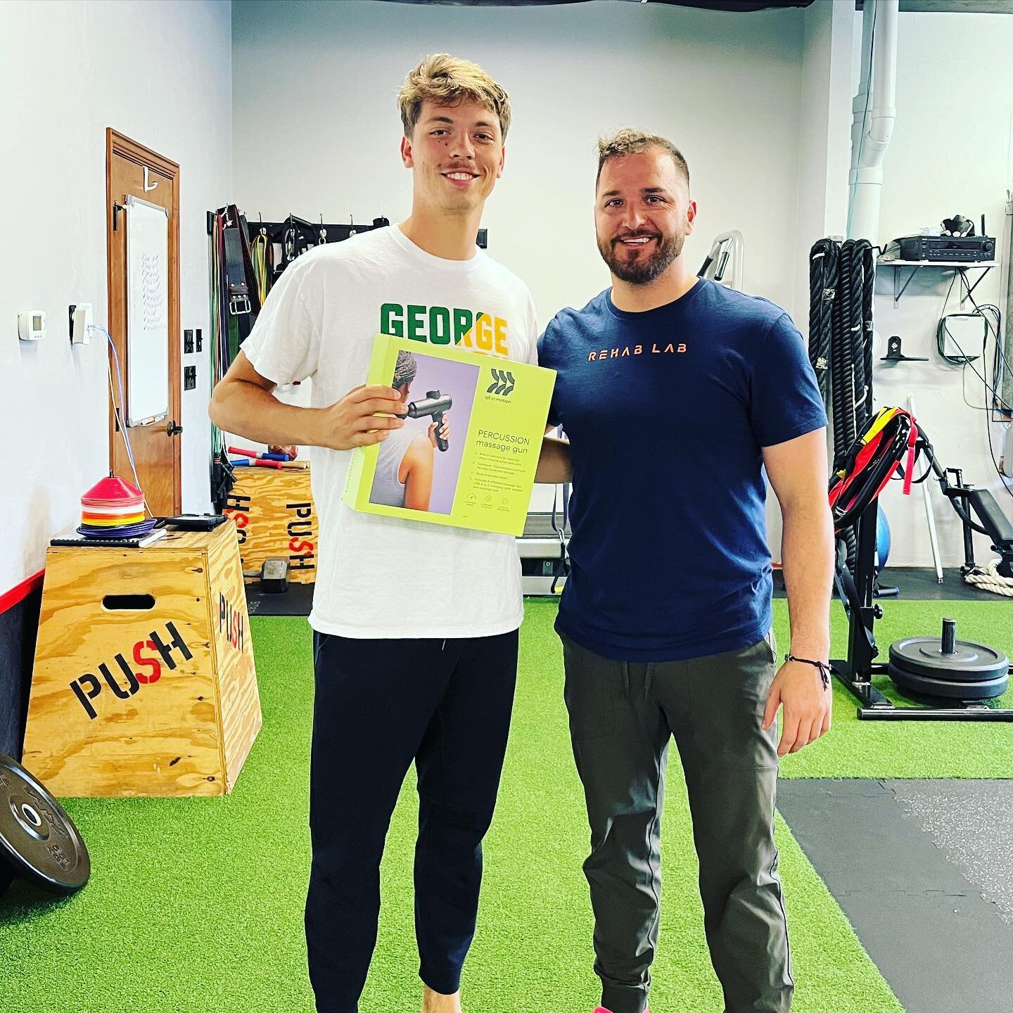 Great session with my guy @hayden_karpinski today before he heads for school to suit up for George Mason! Congrats on winning the Crunch raffle massage gun too! 

#rehablab #sportschiropractic #sportschiro #volleyball #georgemasonuniversity #georgema