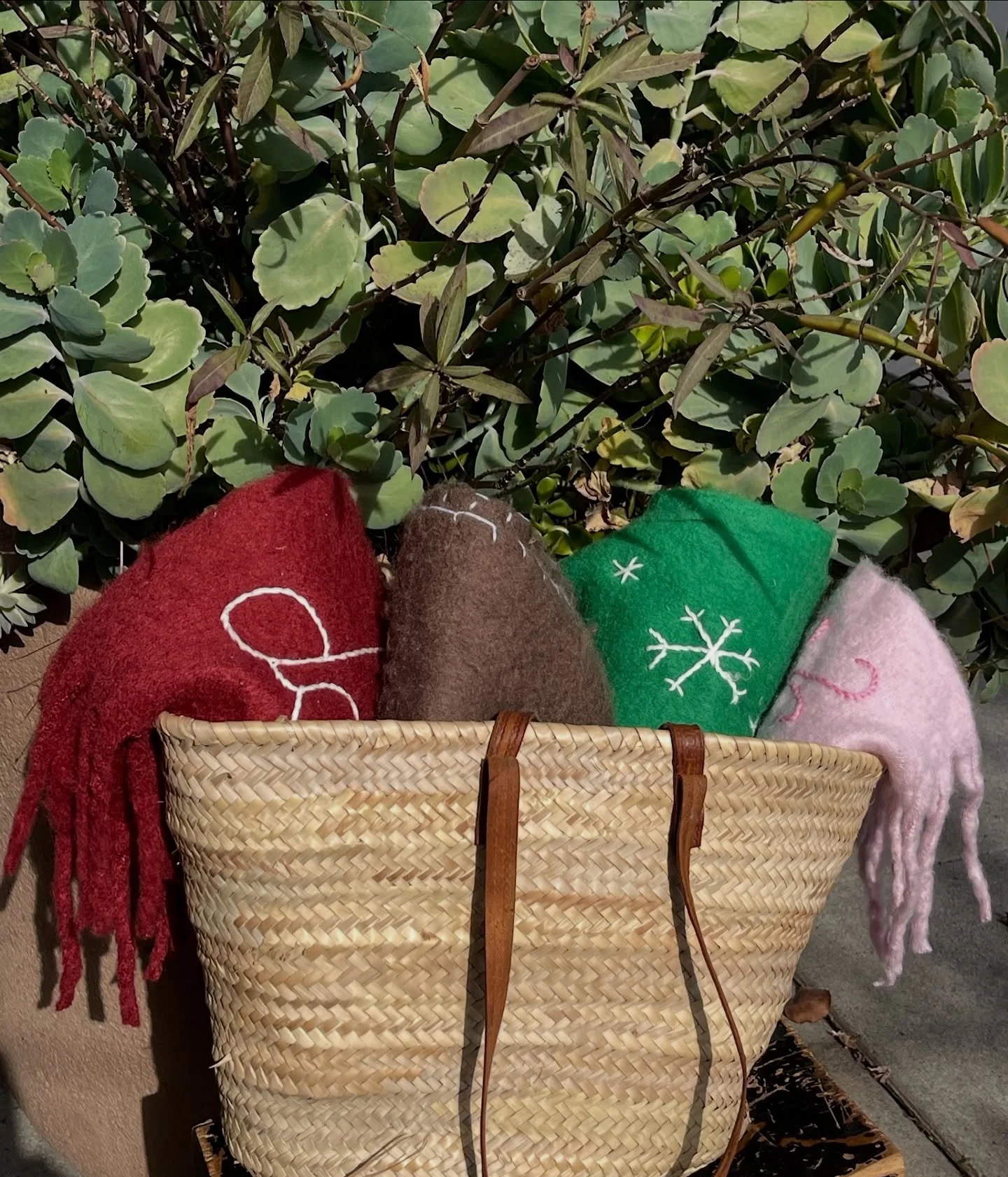 scarves defrosting ❄️☃️🧣

#stitch #stitched #stitchbygkw #stitchedwithlove #handembroidered #cusotm #customized #handstitched #embroidery #embroider #embroidered #customembroidered #ontheroad #adventure #totebag #farmersmarkettote #customgift #fallo