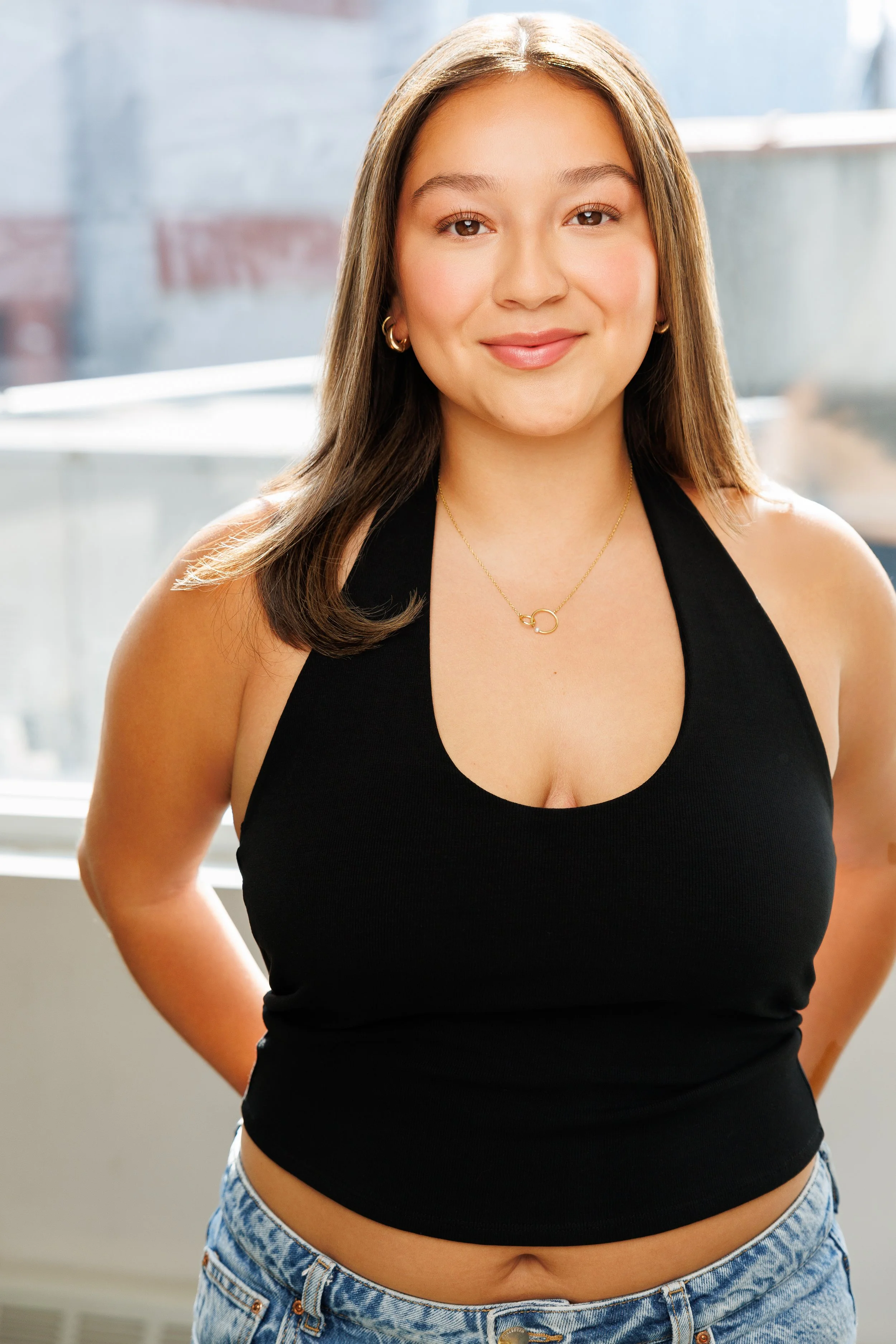 Isa H Headshot-5.jpg