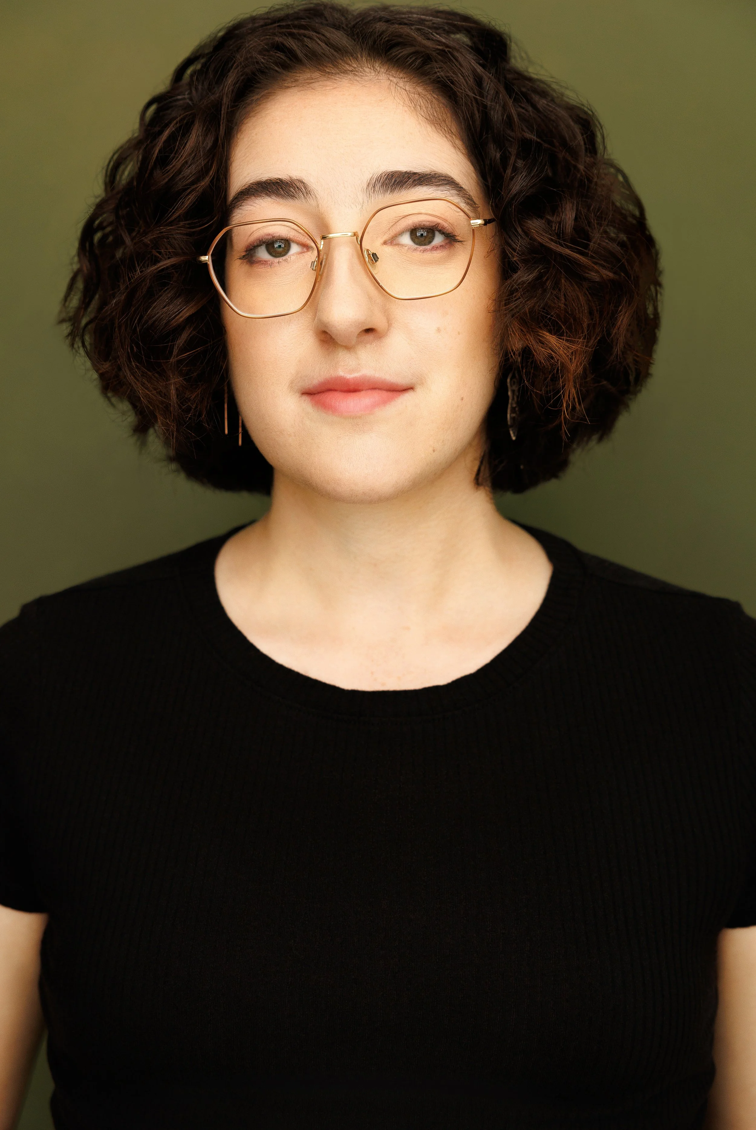 Doriya Headshot-3_V3 (1).jpg