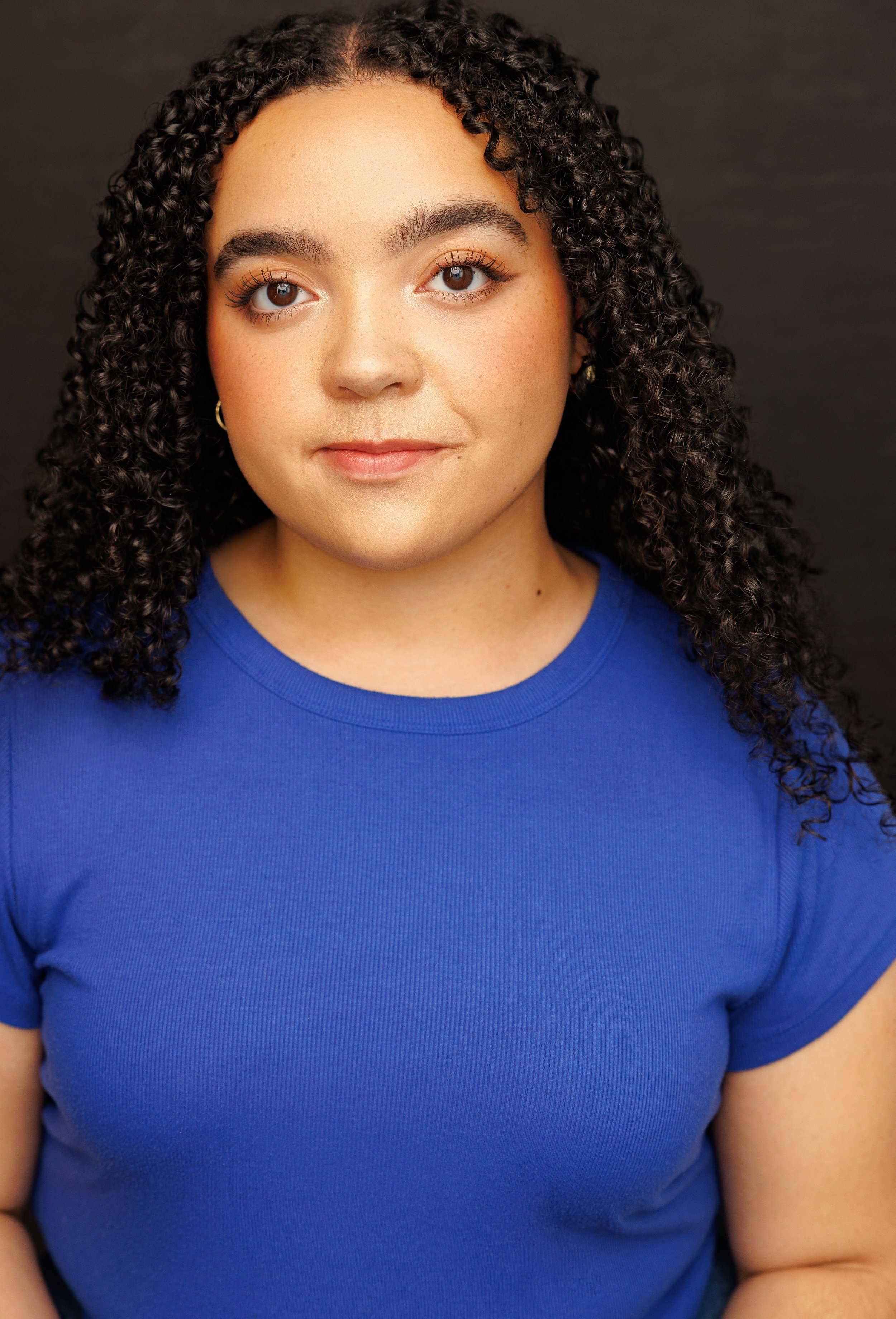 Elle Headshot-2.jpg