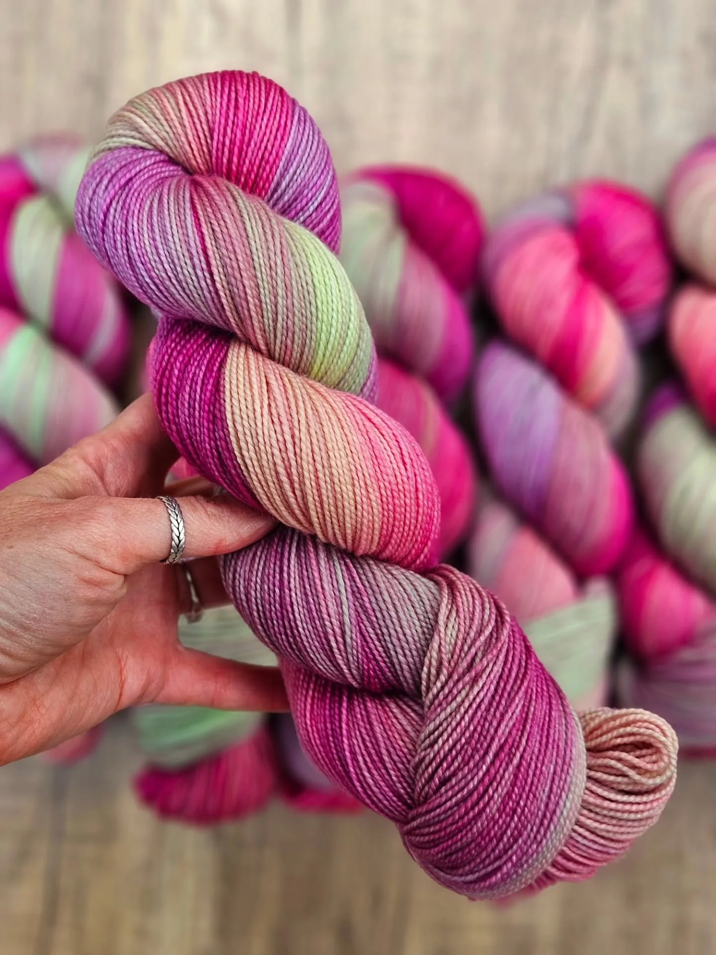 HAPPY MONDAY! 🌷

We got a bit of snow on Friday and that little bit helped green some things up out here! It's feeling like spring!

And speaking of spring...

This colorway is a fun one to dye and always makes me think of spring. ALWAYS A BRIDESMAI