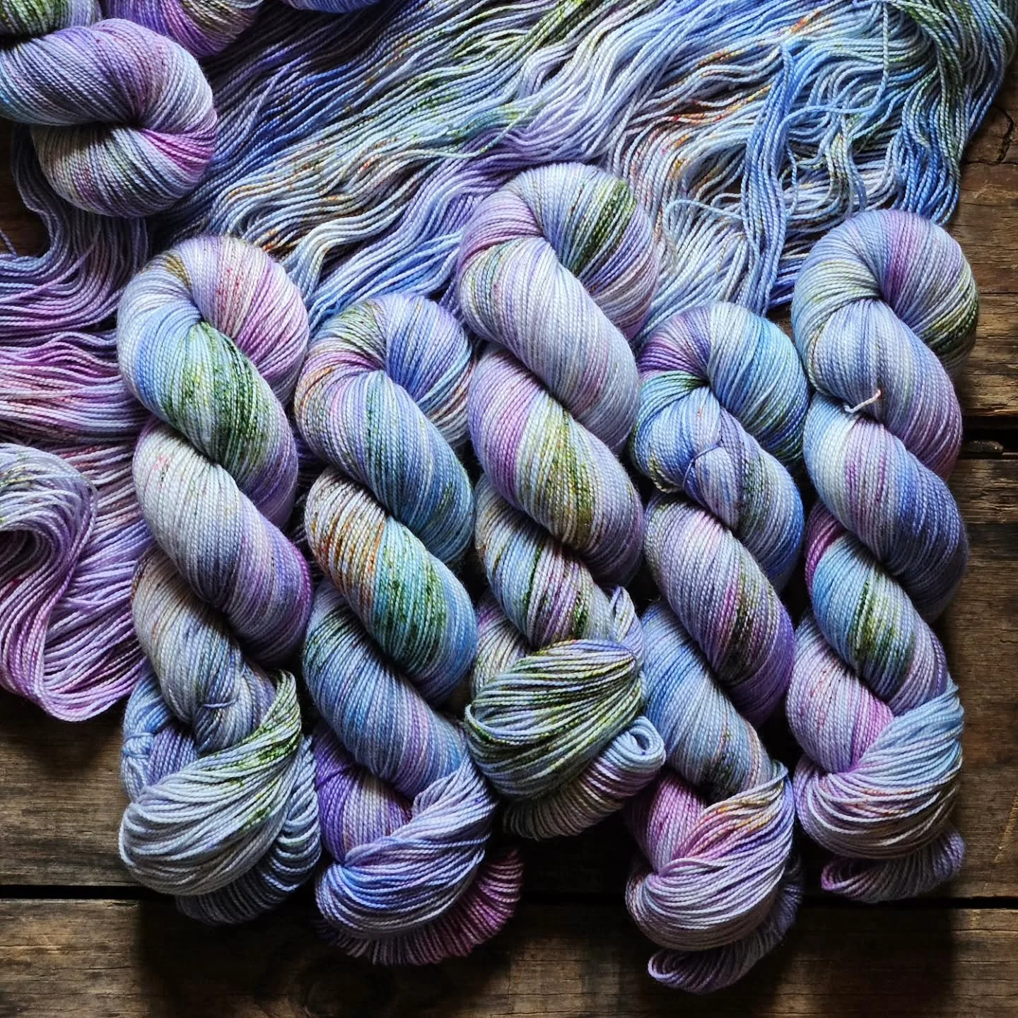Local Yarn Shop Day is TOMORROW! 

I had the honor of working with Cristi from @maryvilleyarnstudio to create their custom shop colorway. I had so much fun googling their location and learning a bit about Maryville. Flowers, views, cute shops in town