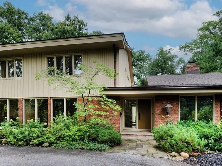 e04edf24241aed0e8fb9c8ab9f3729be-cc_ft_768 copy.jpg