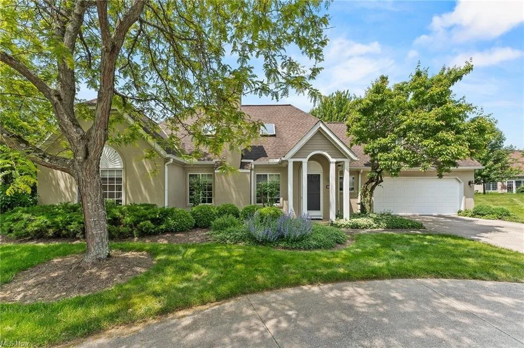 10378 N Pond Lane Photo.jpg