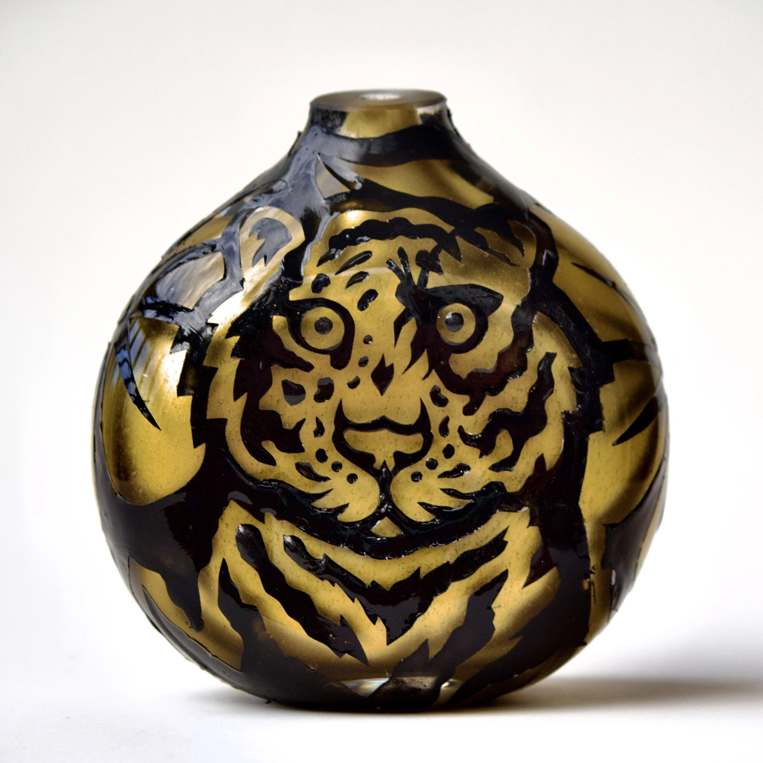 Gillian Probert_ Mini Tiger Vessel (Front).jpg
