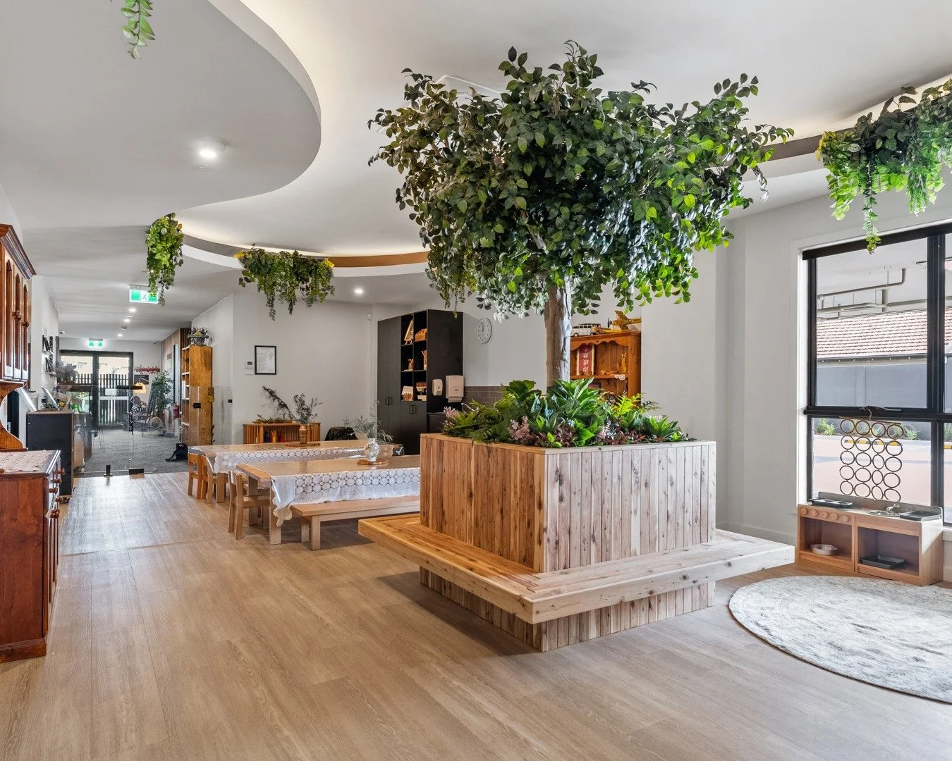 🍴At the heart of our centre we have our "SALA". 

This is a gathering place to eat, learn and connect with our families, extended community, children and educators. 

The centre's kitchen and Family Kitchenette are part of the Sala where f