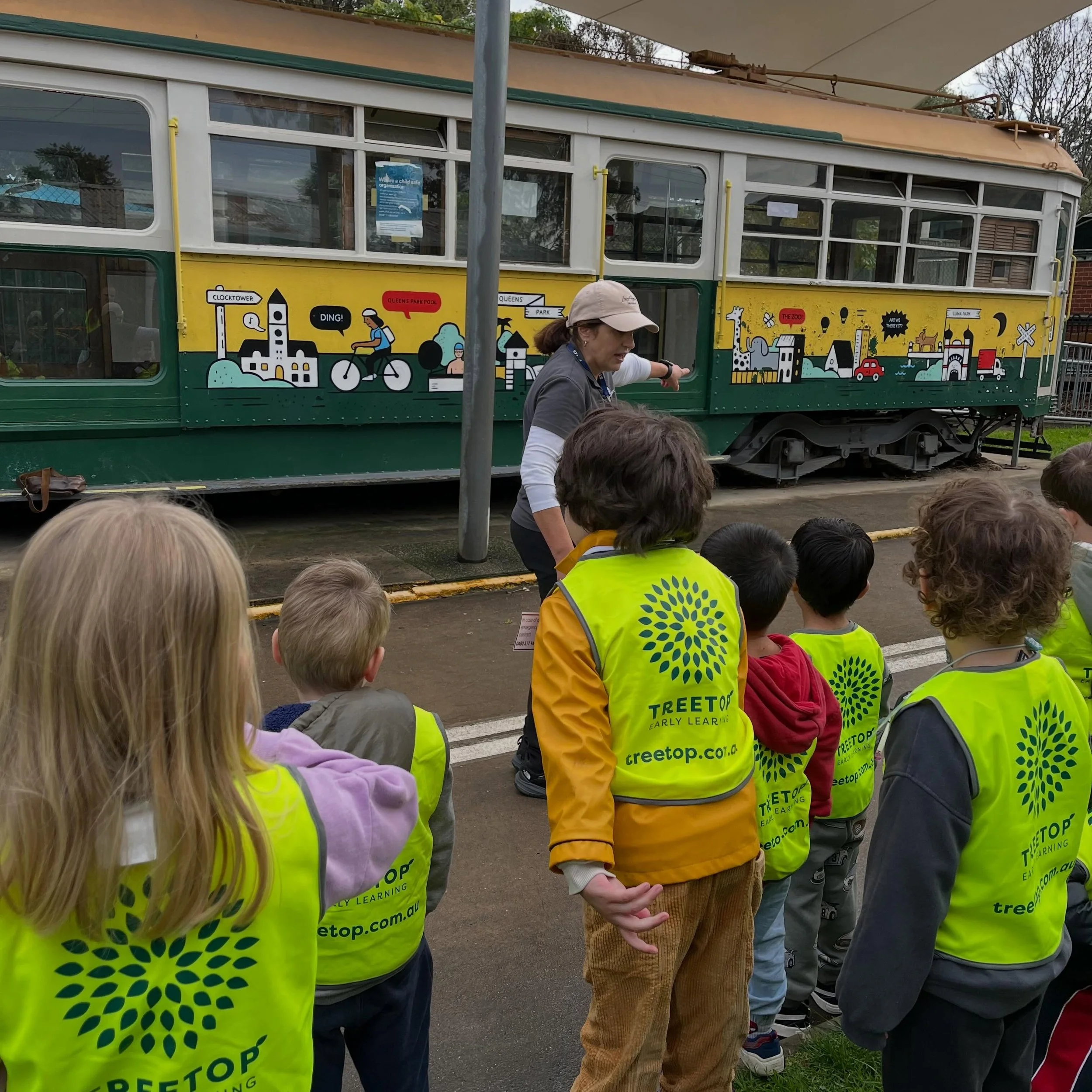 Our 4-Year-Old Kinder children had an exciting visit to the Traffic School today! 🚦🚲 They learned about road safety, traffic signs, pedestrian rules, and how to stay safe when walking and riding. The children had so much fun putting their knowledge