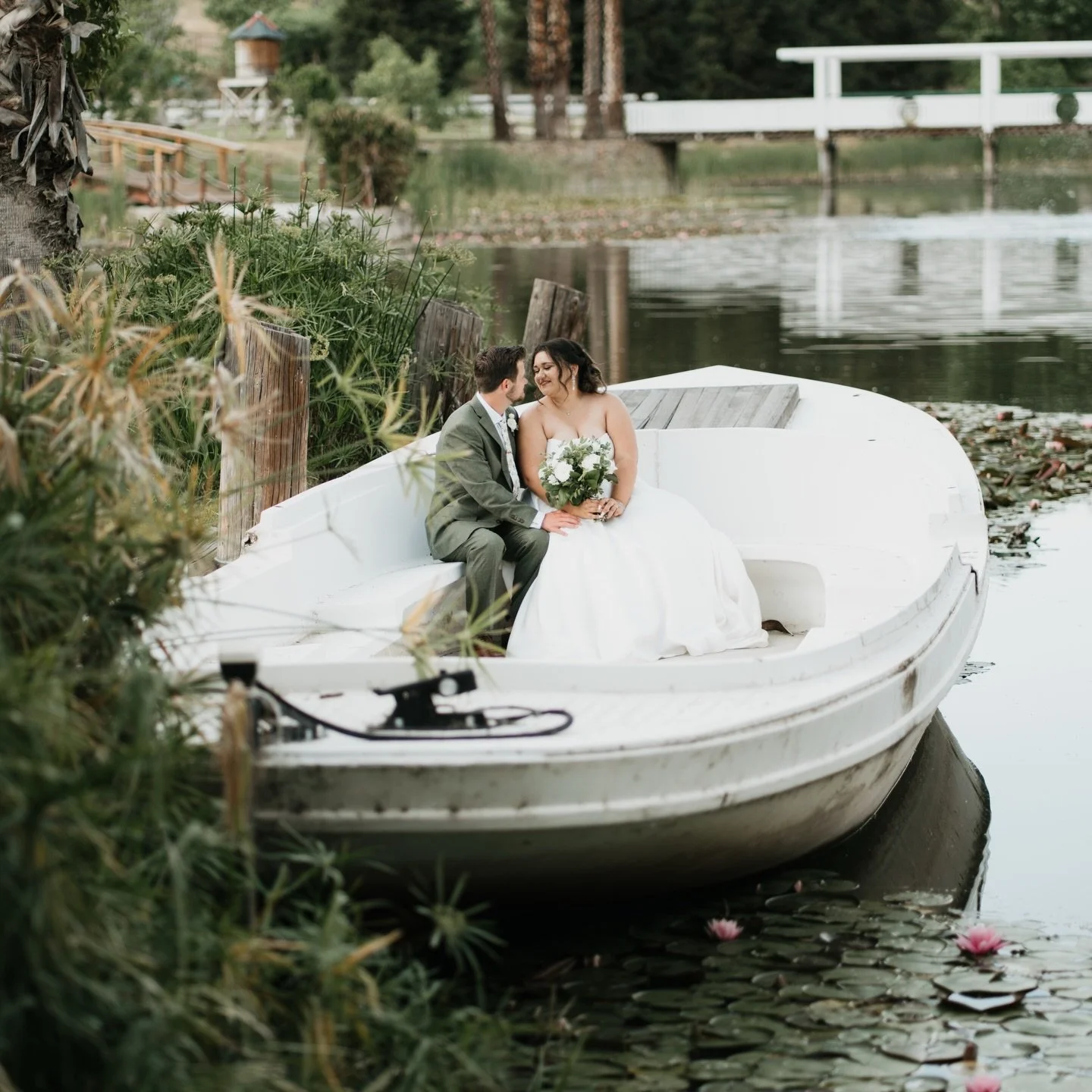 A lakeside love story 🤍🌿

Congratulations to Hannah &amp; Brett wishing them a lifetime of love and happiness! 🥂✨

Photography:@tawnihooperphotography
Videography: @paulhooperphotography
Venue: @thespringvilleranch
Florist: @emeraldgrace_floraldes