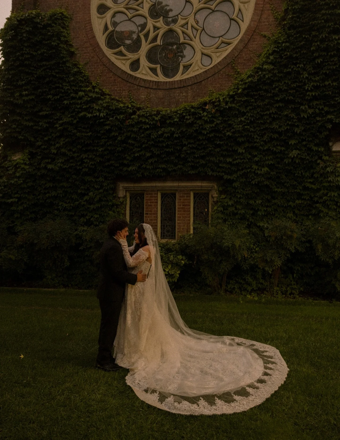 A romance that never fades 🤍💫

Congratulations to the Sofia &amp; Braenden wishing them a lifetime of love and happiness! 🥂✨

Dress: @lamourbycallablanche
Venue: @morrischapelevents
Photographer: @katrinscanon
Alterations: @thealterationssuite

#a