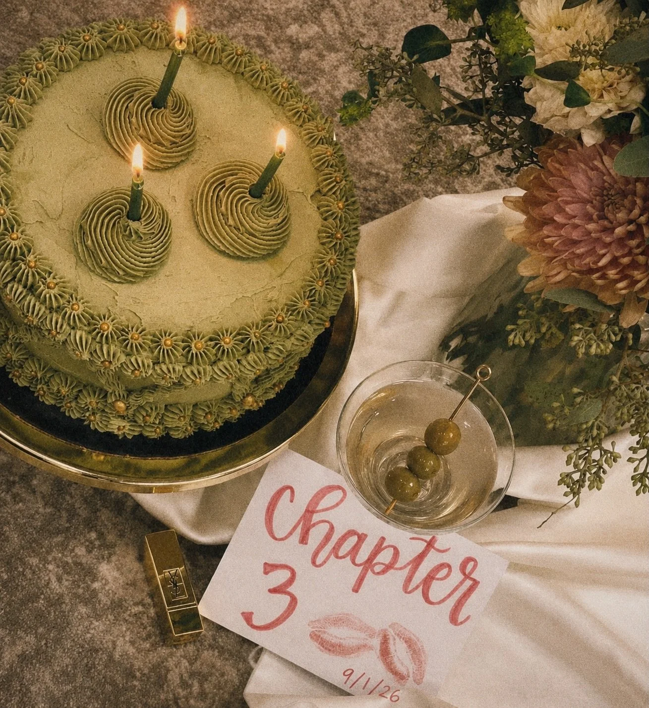 Chapter 3 💋

Three years of Olive &amp; Ivory. Three years of beautiful gowns, happy tears, unforgettable &ldquo;yes&rdquo; moments, and so many incredible brides who have trusted us to be a small part of one of the most special chapters of their li
