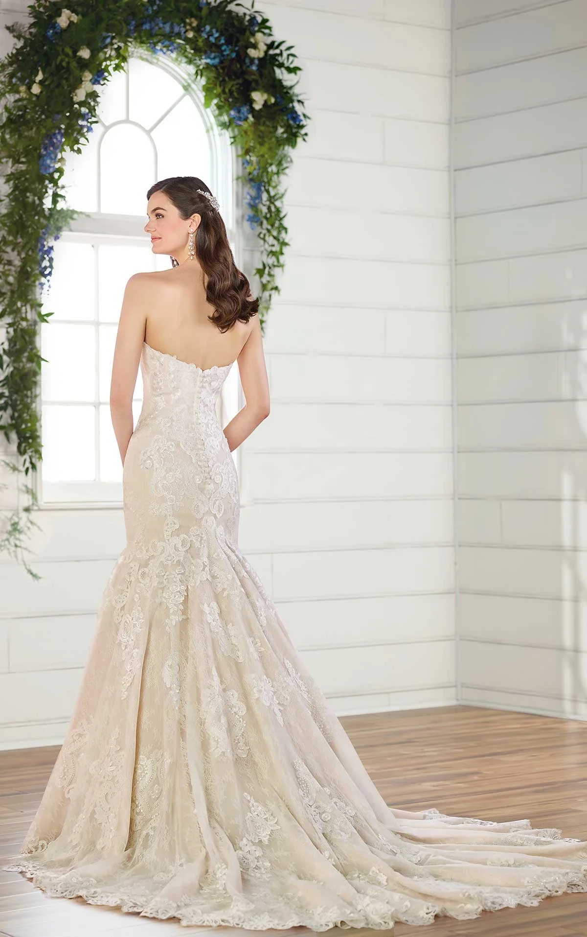 Essense of Australia D2556 strapless sweetheart fit-and-flare wedding gown with scalloped lace and flared lace skirt