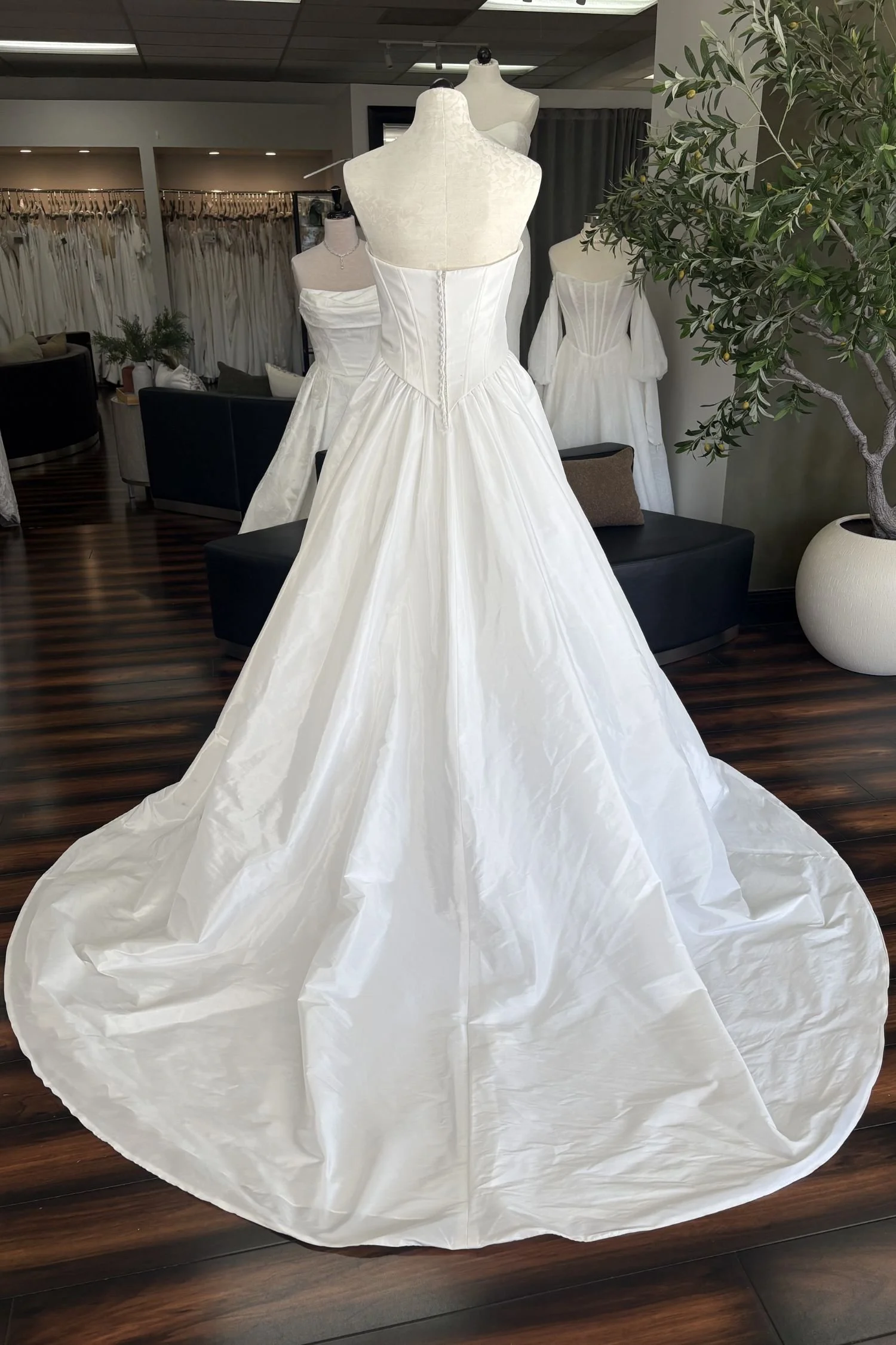 Simple Taffeta Ballgown Wedding Dress with Basque Waist