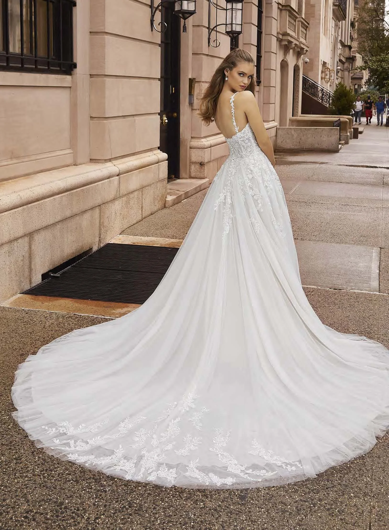 Mori Lee Johanna 2506 ivory/champagne/honey A-line wedding dress with plunging scoop neckline, Chantilly lace bodice and flowing tulle skirt