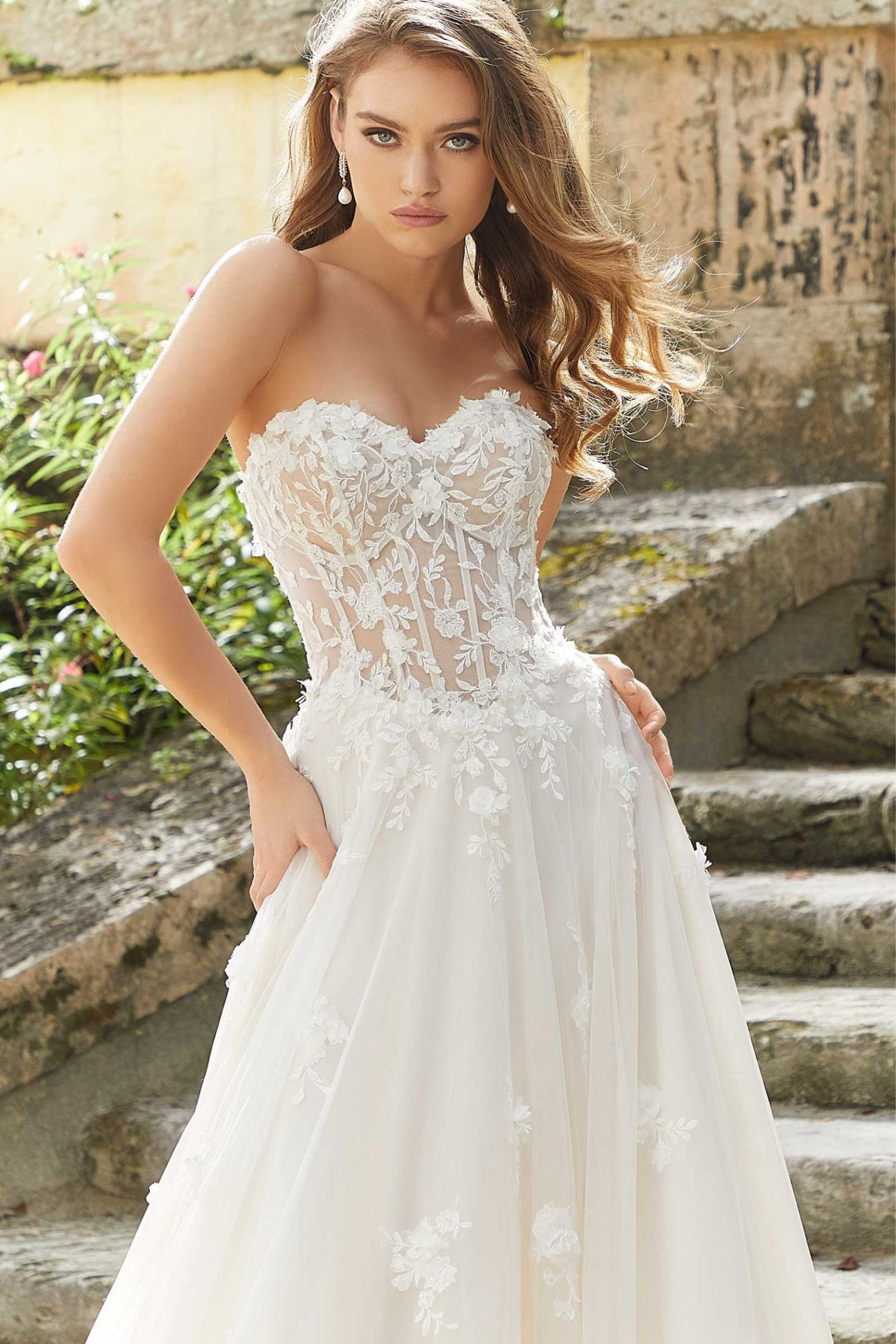 Lace Tulle Ball Gown Wedding Dress with Sweetheart Neckline