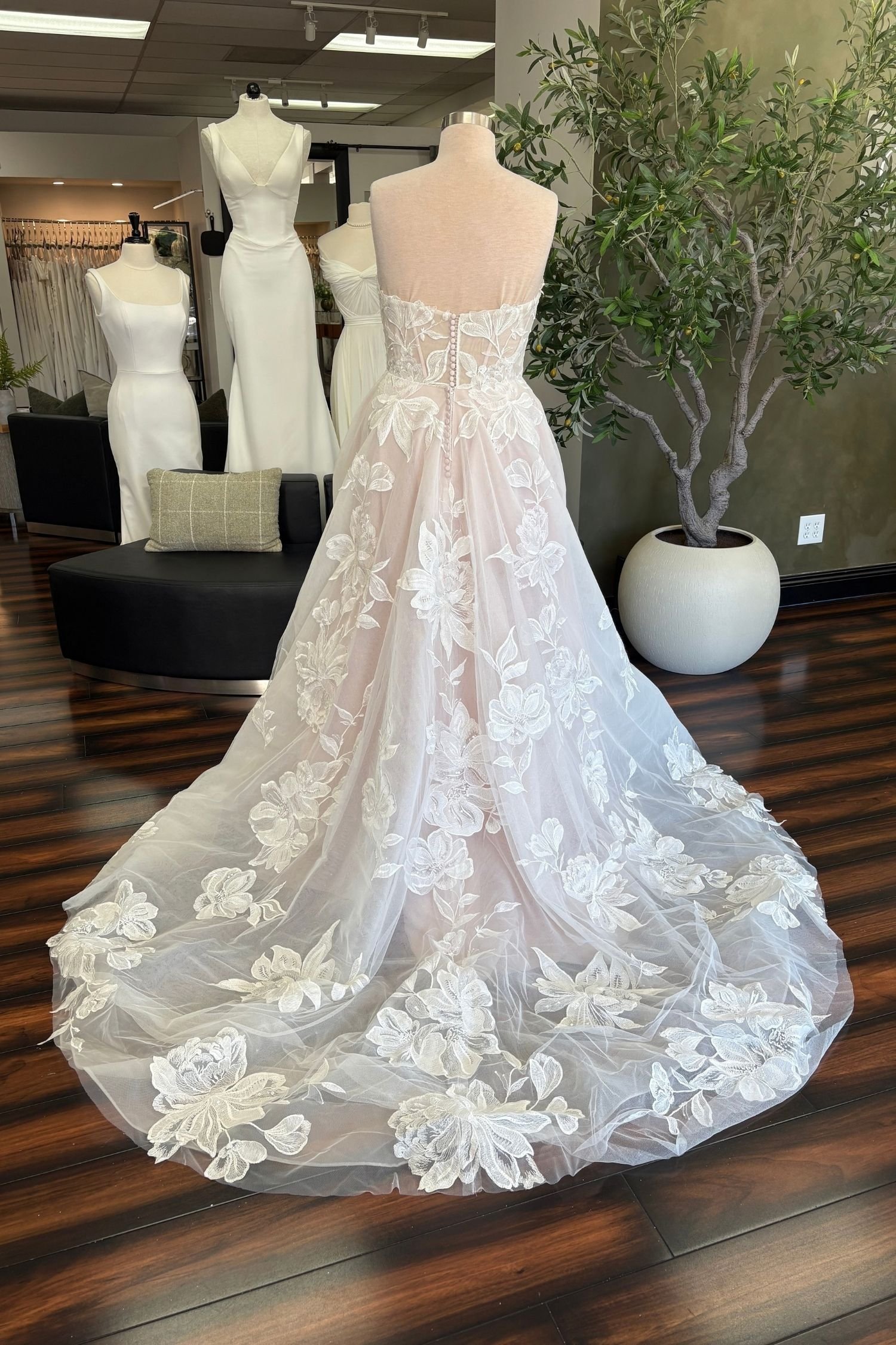 Plus Size Strapless A-line Wedding Dress with Lace Appliques