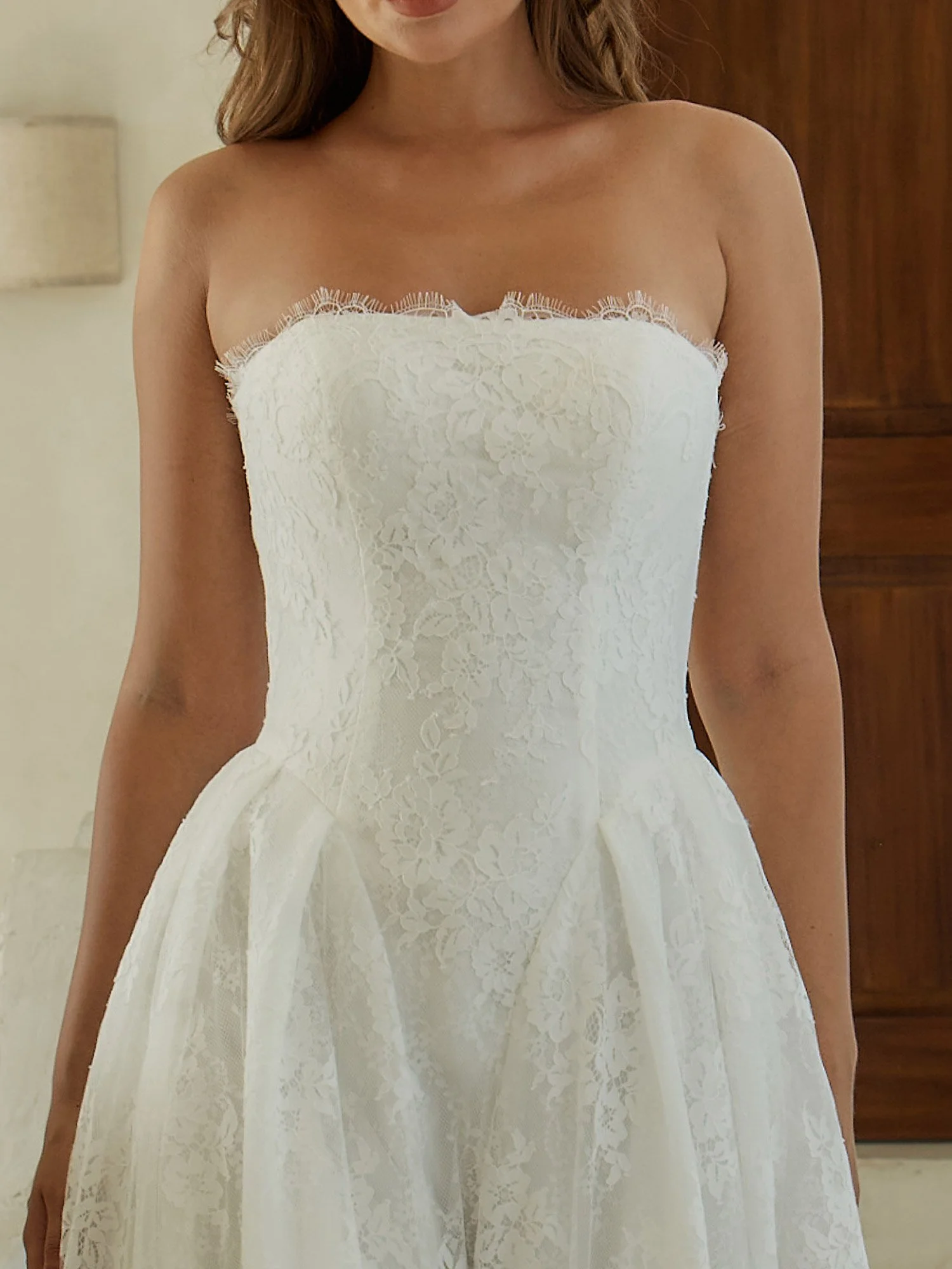 Vintage Inspired Chantilly Lace Wedding Dress with Waterfall Waistline (Copy)