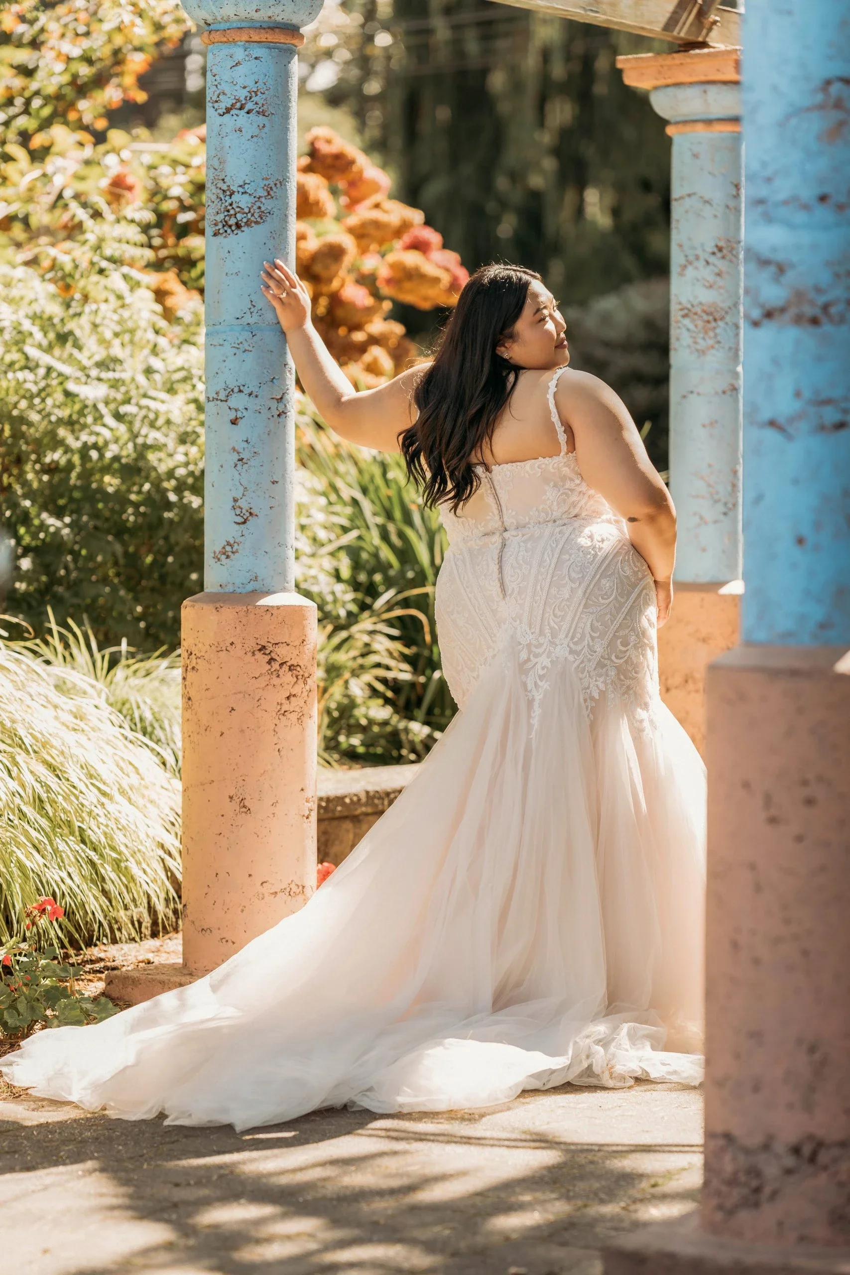 Sexy Lace and Tulle Fit-and-Flare Plus Size Wedding Dress with Spaghetti Straps