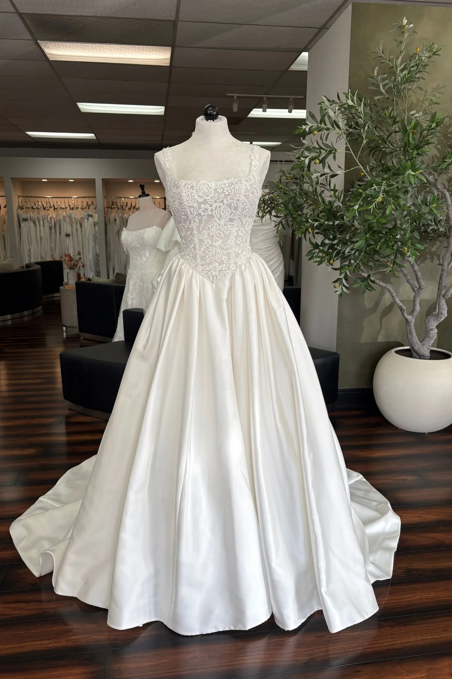 FLORA by Olive and Ivory - Fleur