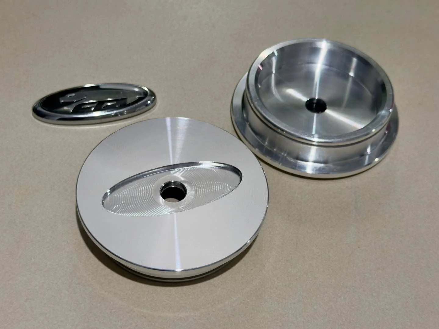 NOW AVAILABLE TO ORDER 🔥

Tell your mates !

Upgrade or restore your FPV wheels with our CNC-machined replacement centre cap housings.

CNC production completed in Australia 🦘

Available pieces incl:

Complete - Badge, Spring and Housing
Housing On