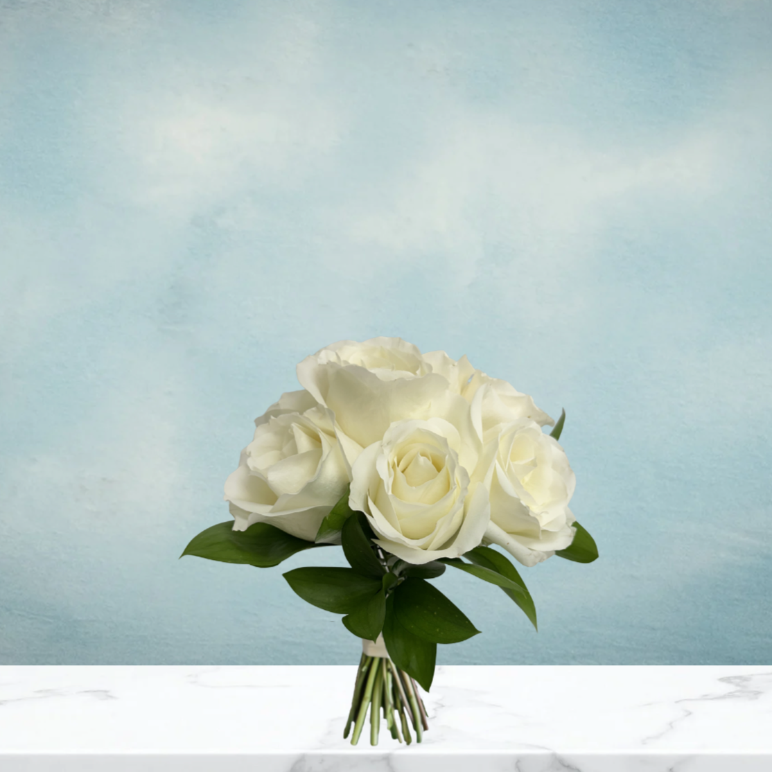 MINI CLASSIC WHITE ROSE BOUQUET