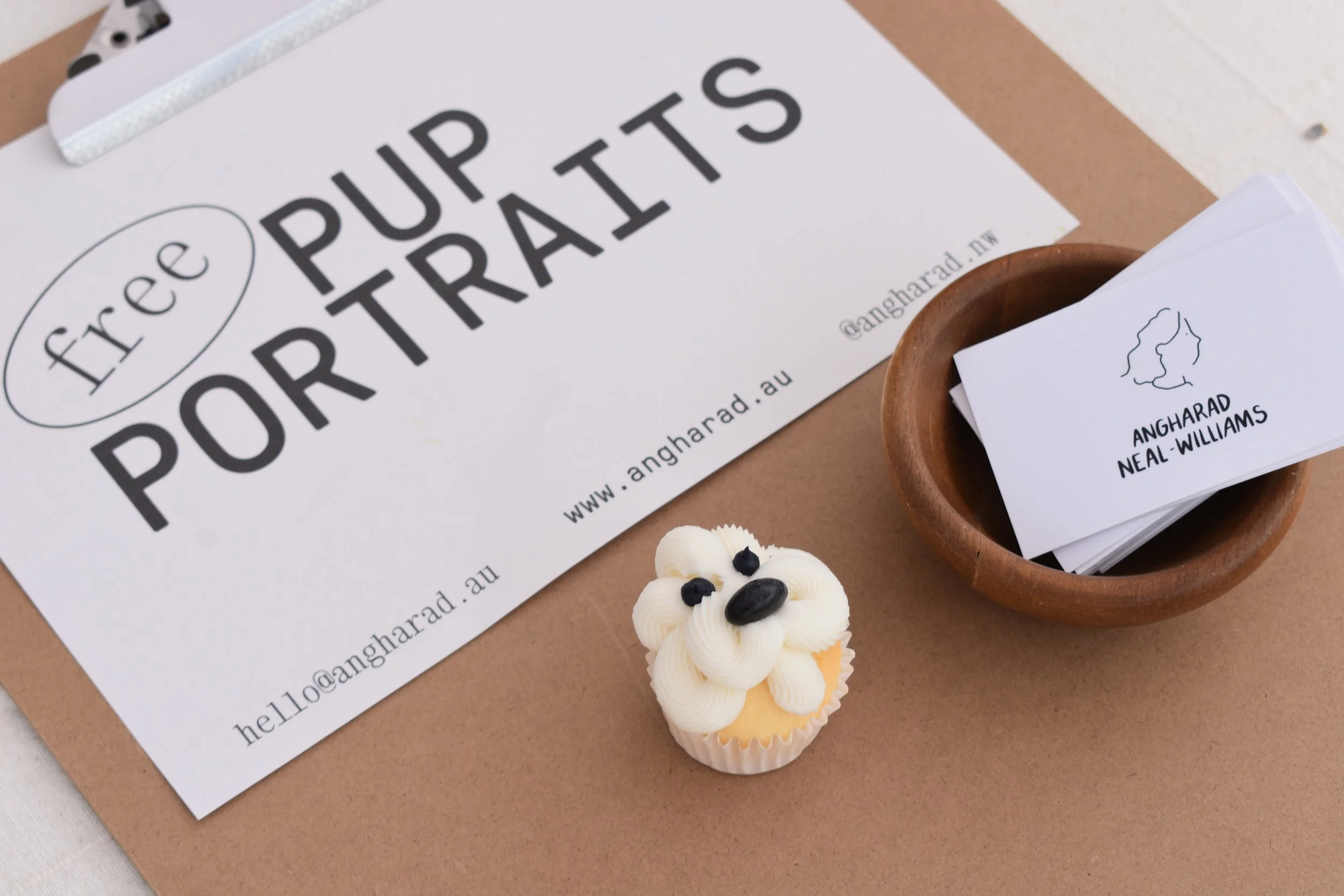 on the spot live drawing, dog drawing illustrations for events & festivals 