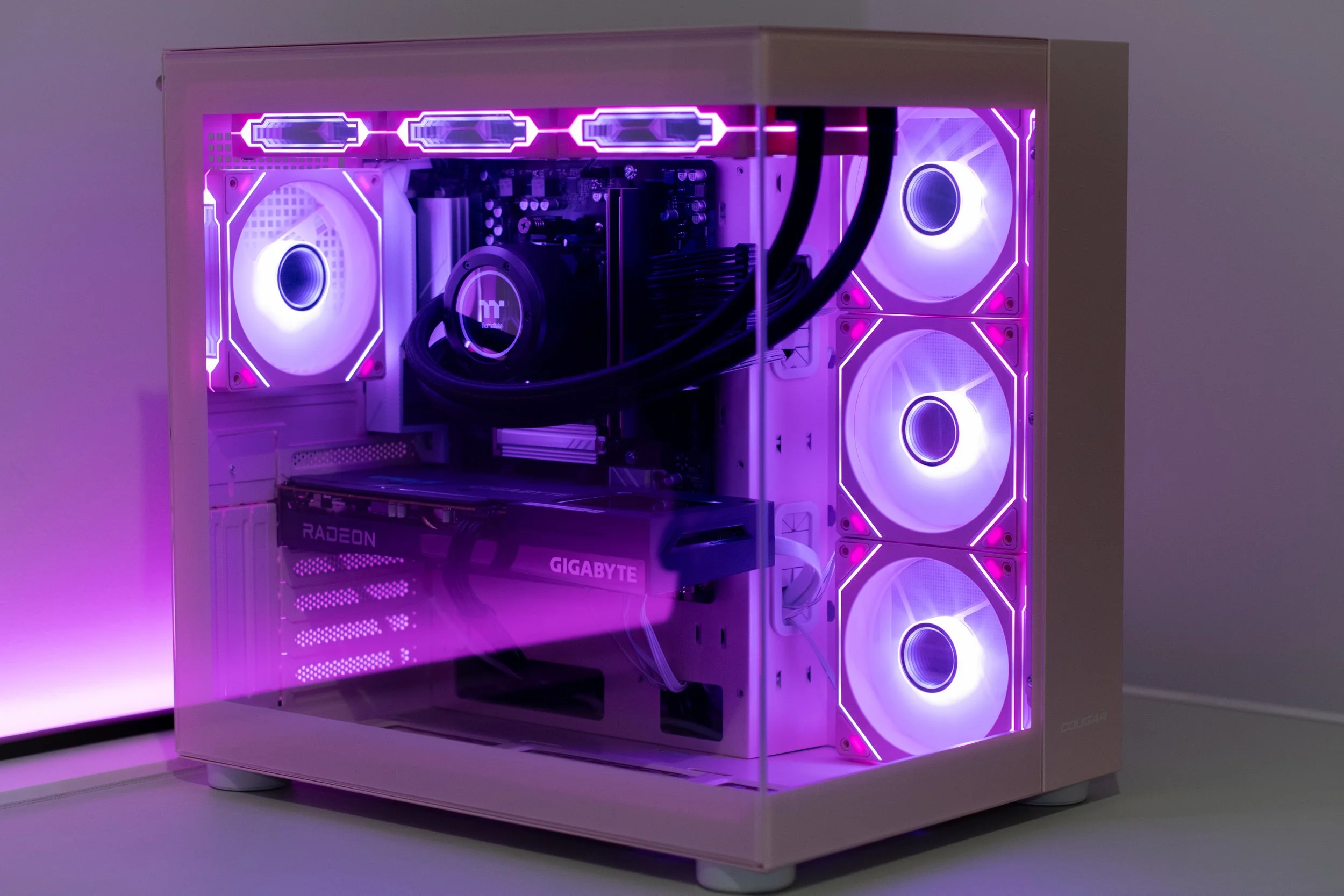 pink gaming pc