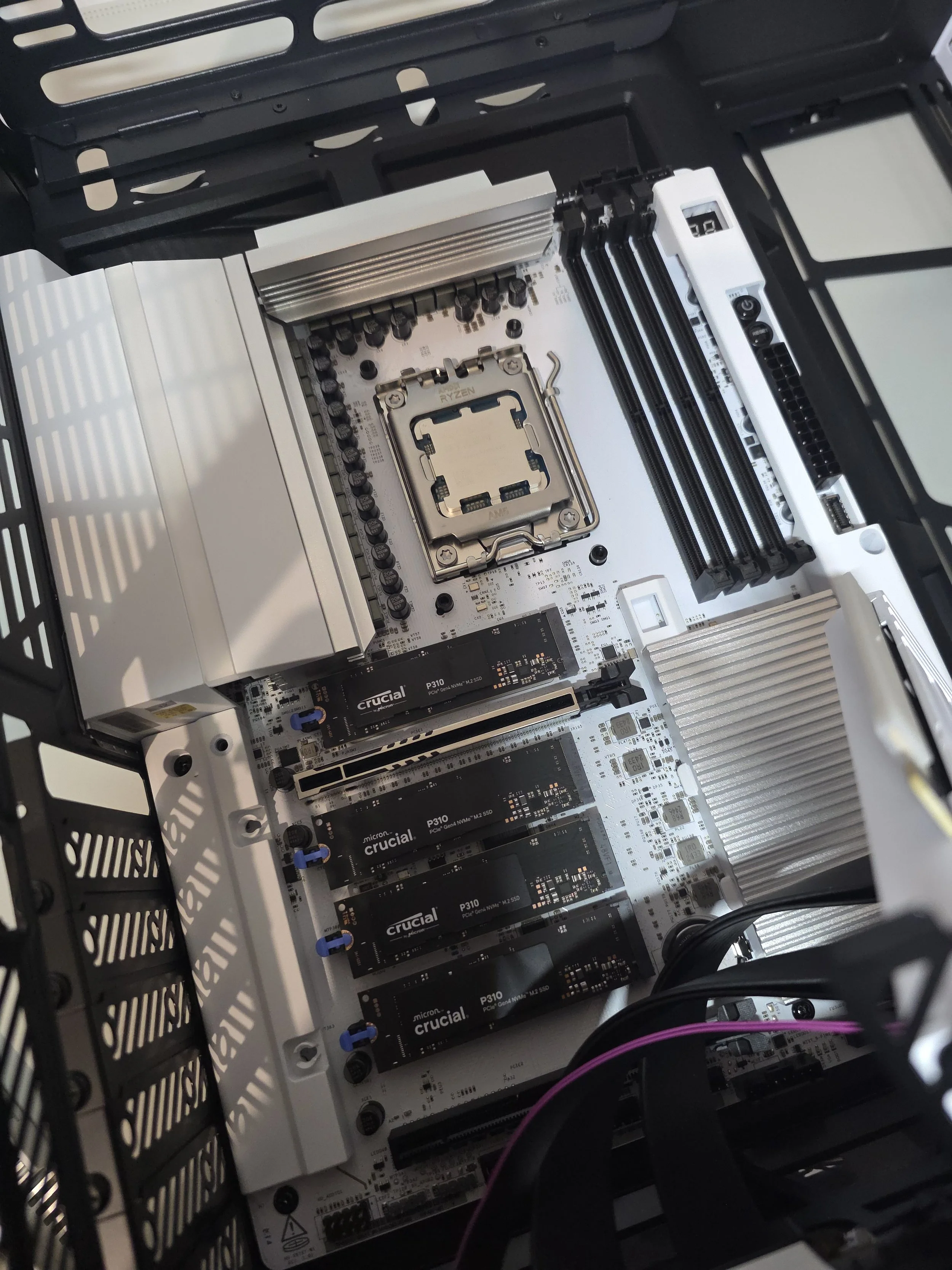 Motherboard + ssd's in