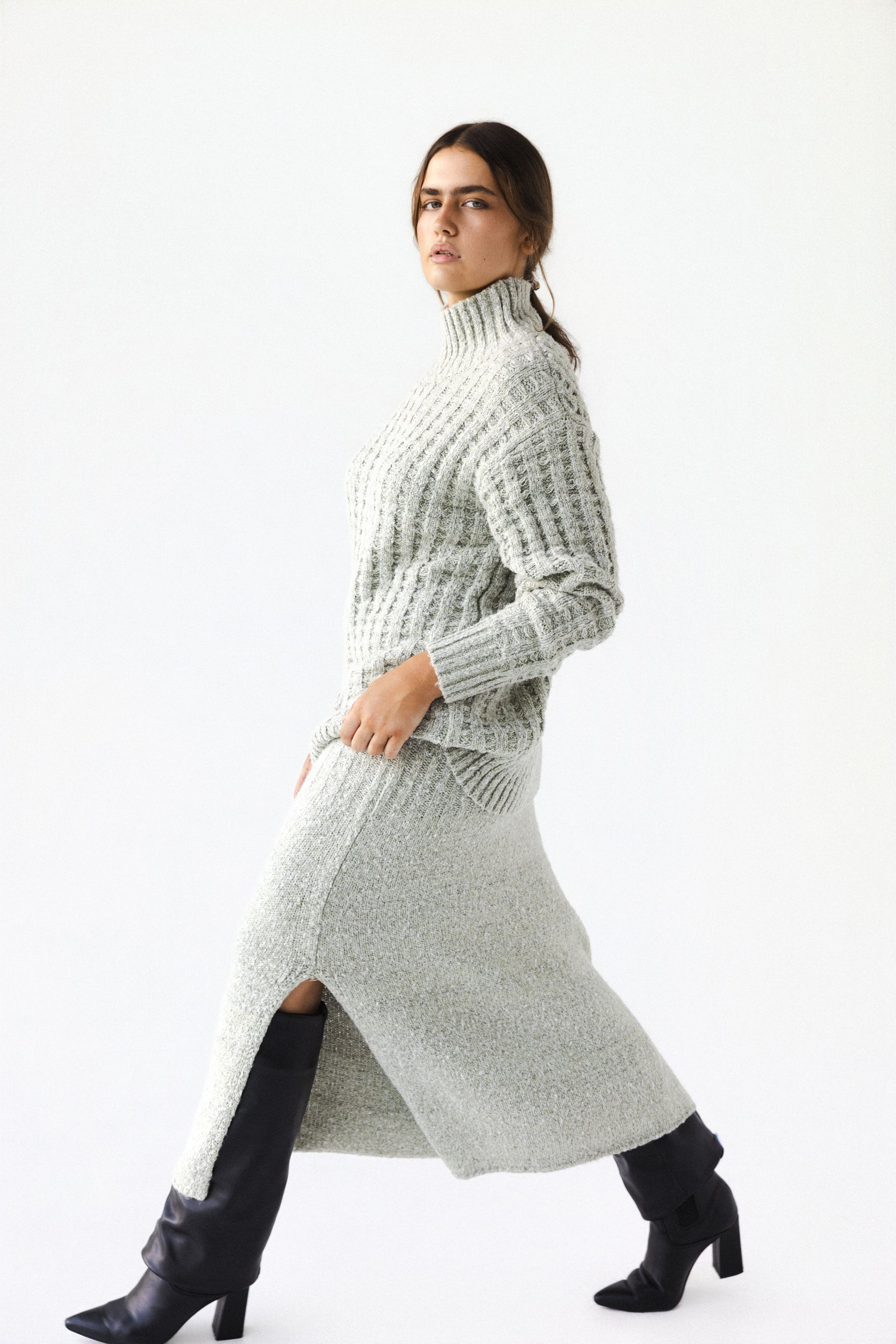 16-valentina-aberle-main-book.jpg