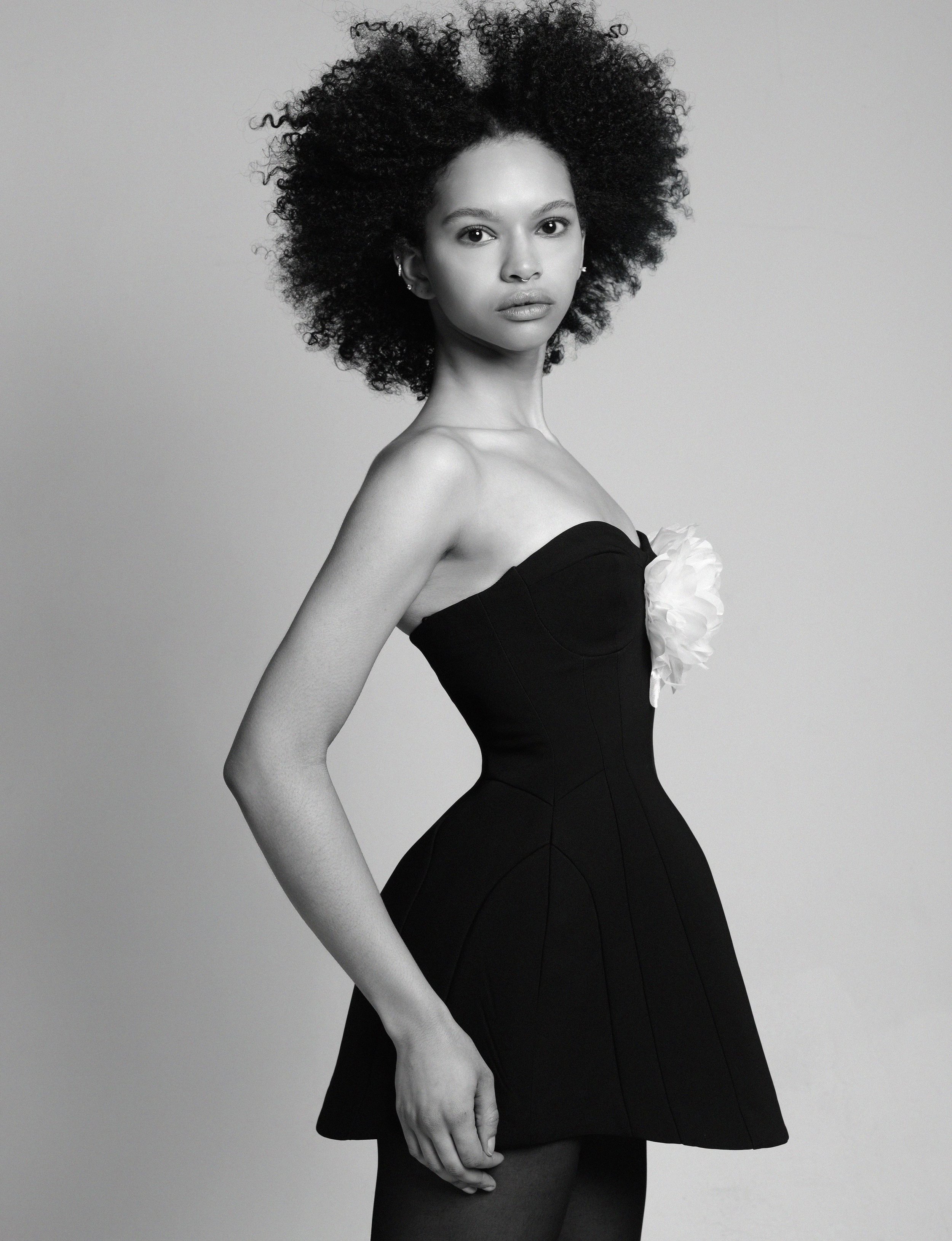 2-zoe-ellese-main-book.jpg
