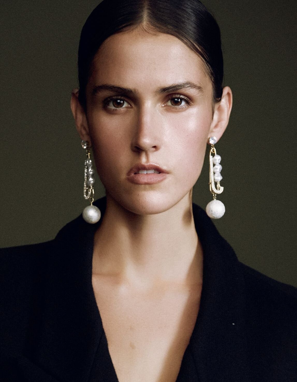1-kira-thornton-main-book.jpg