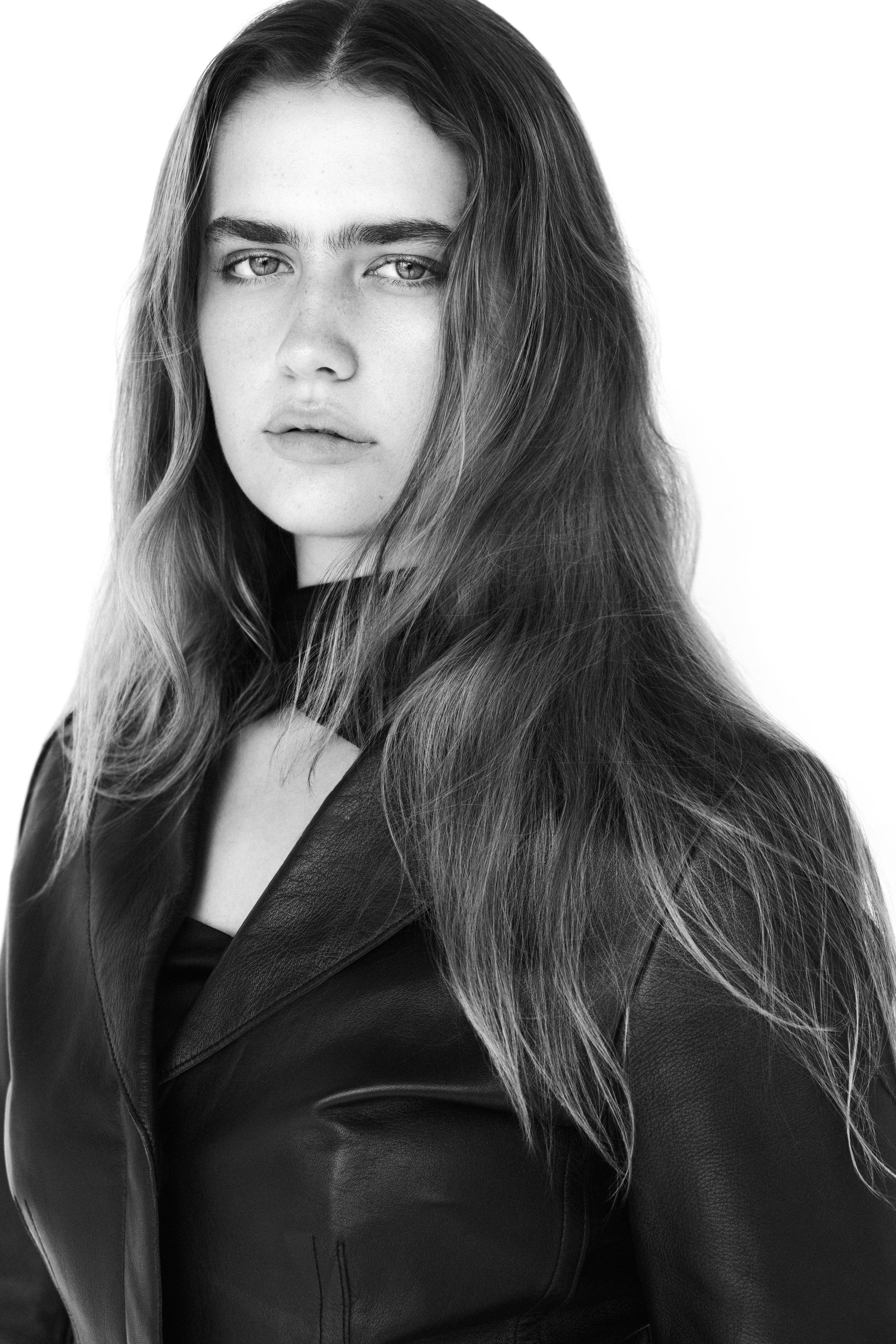1-valentina-aberle-main-book.jpg