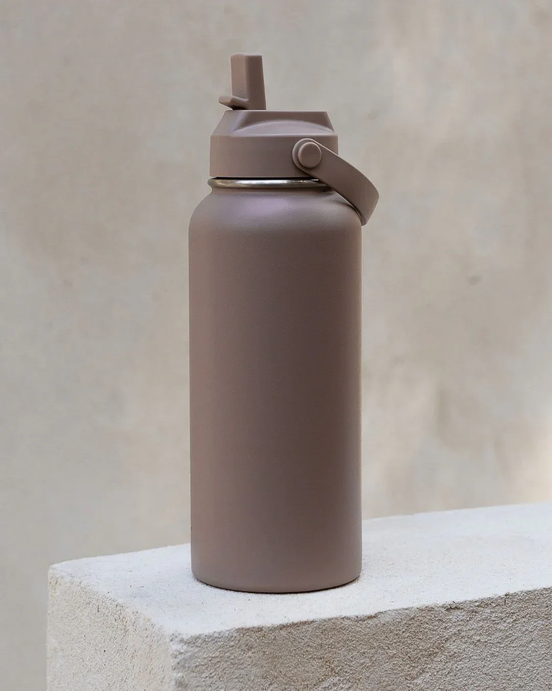 PraeWellness_Product_DrinkBottles_E-Comm_Taupe_1.webp