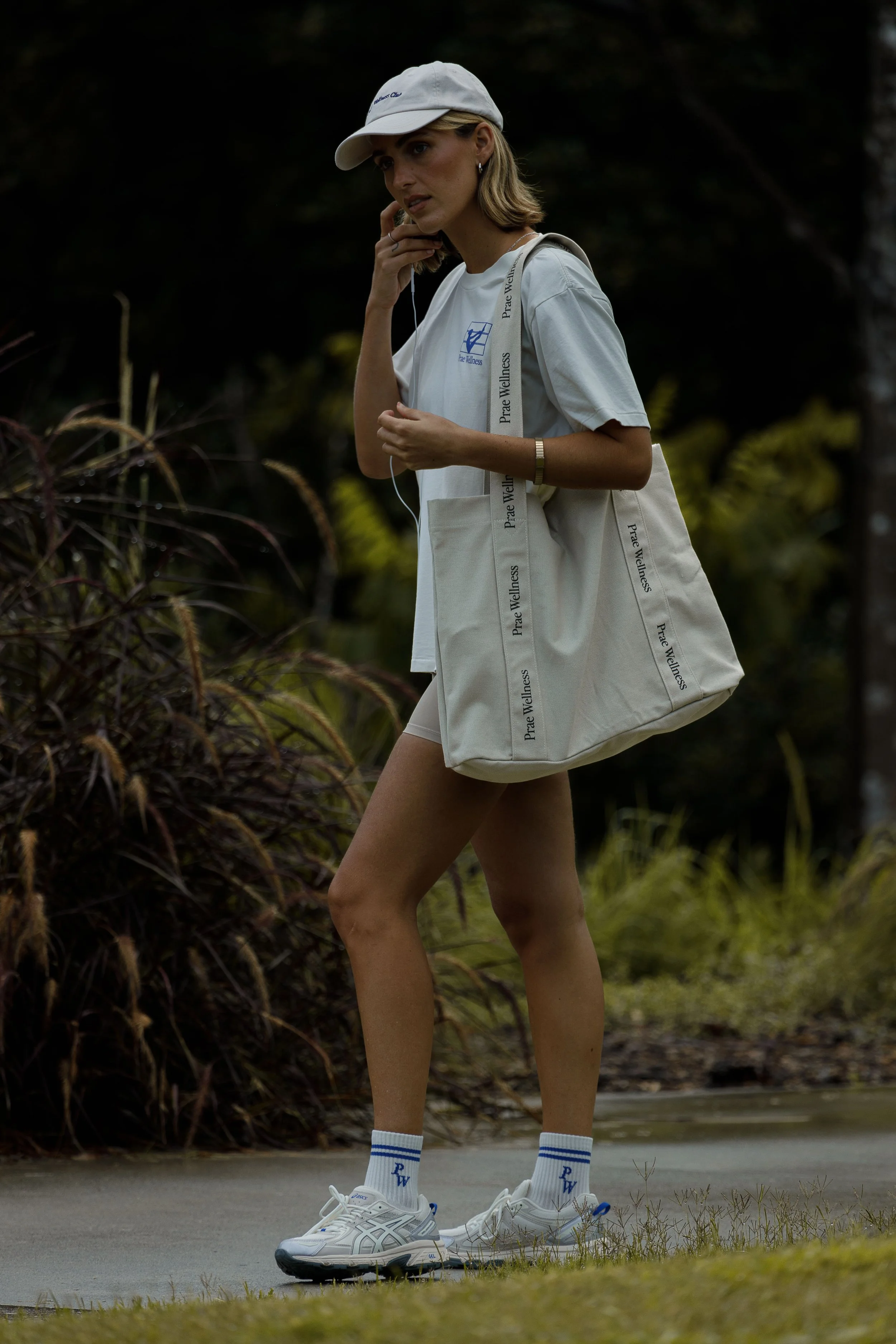 PraeWellness_DropThree_Bags_TeganDahlia_2024_HighRes-03.jpg