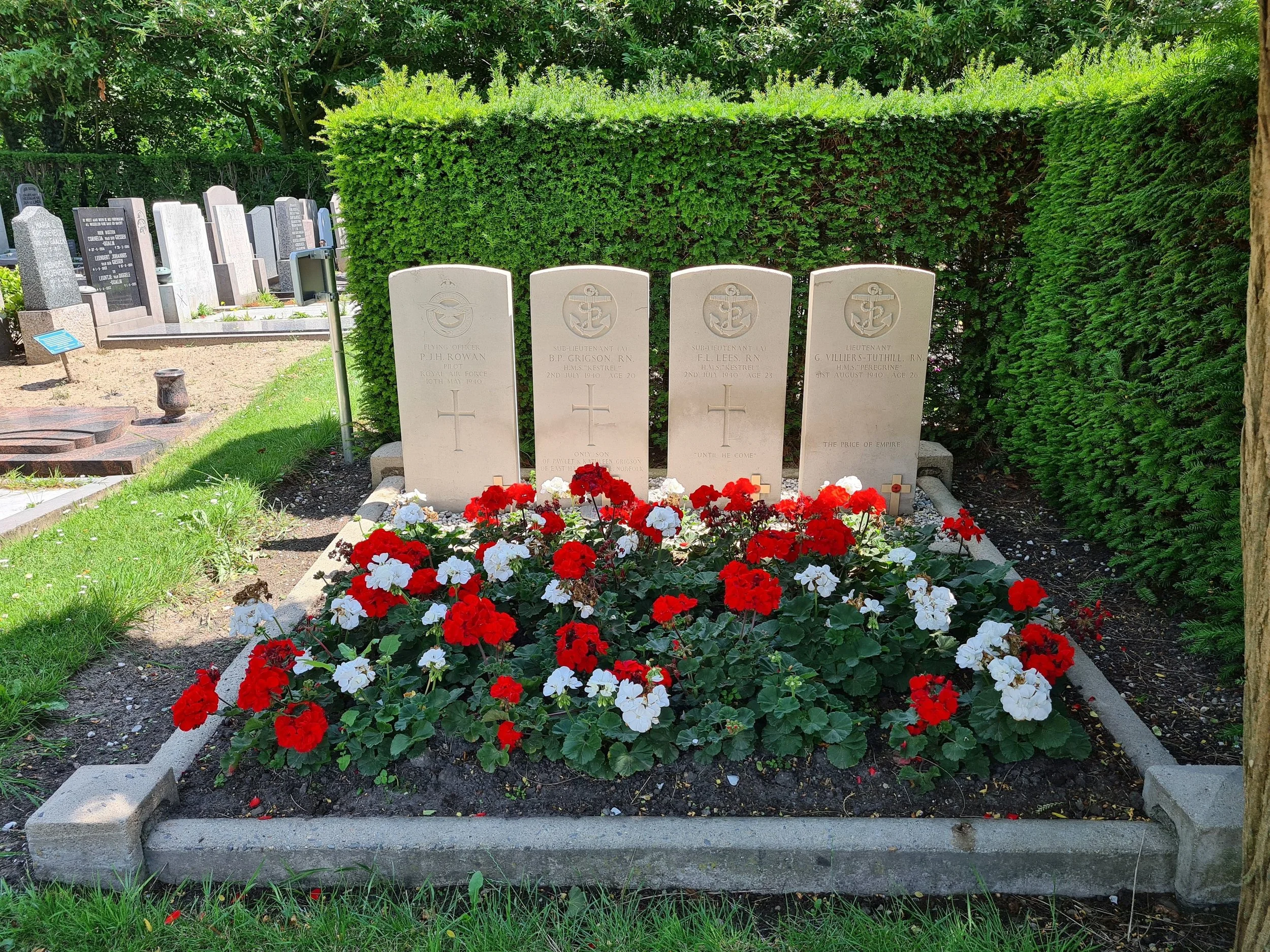 Percy Rowan grave.jpg