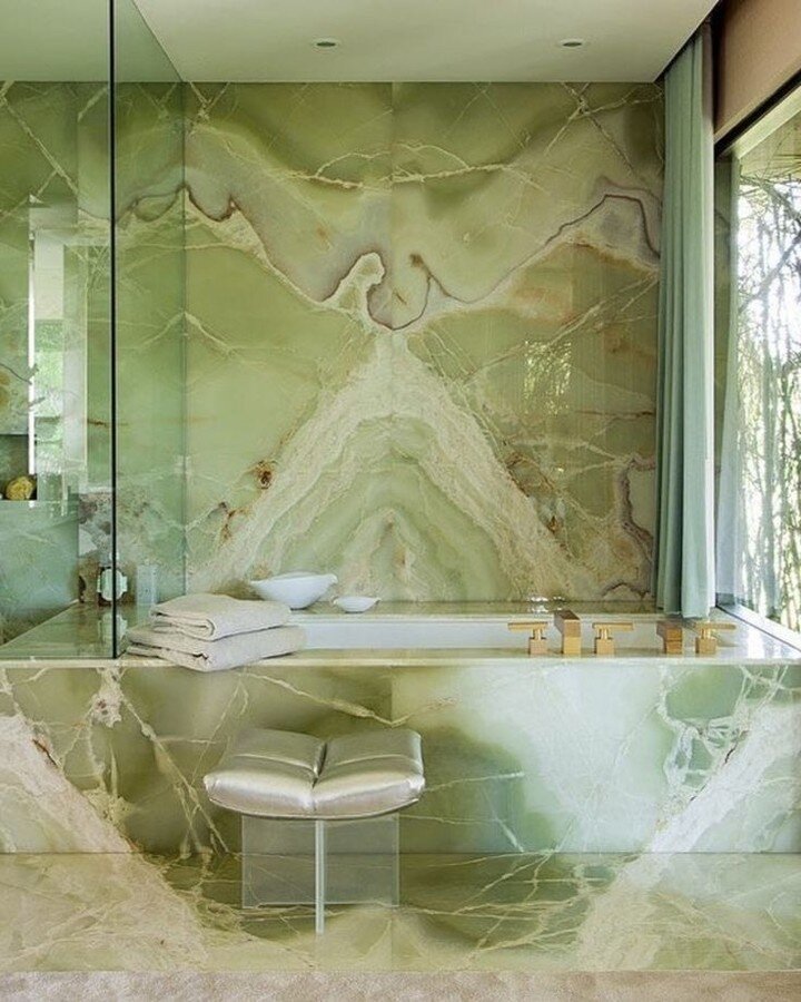 Soak away your stress in this luxurious green unique marble bathroom. Green marble is a natural stone that is prized for its beauty and durability. It is said to have calming and relaxing properties, making it the perfect choice for a bathroom.💚
-Gr
