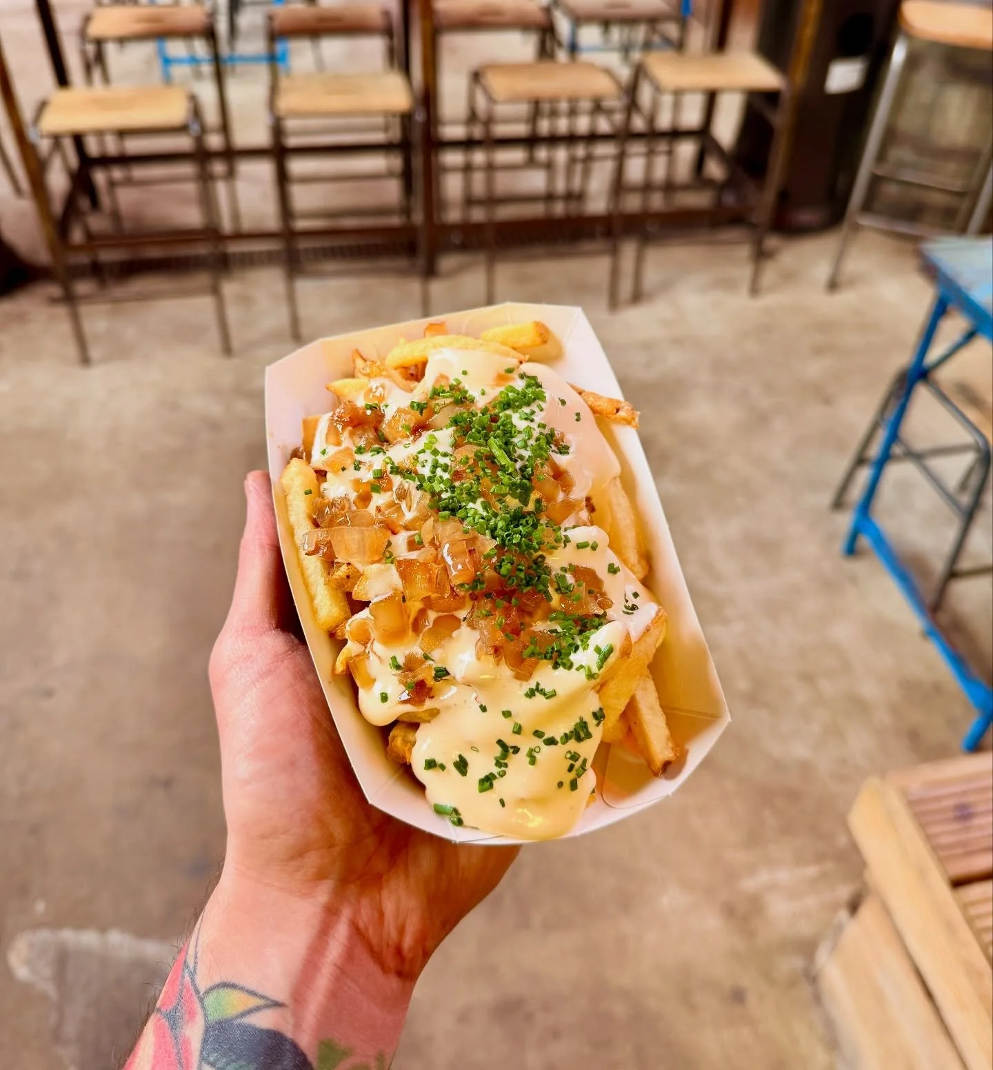 CHEESE FRIES 🍟 

Twice cooked tallow fries with smoked cheese sauce and grilled onions 

On the specials again this weekend! 

🫶🏼