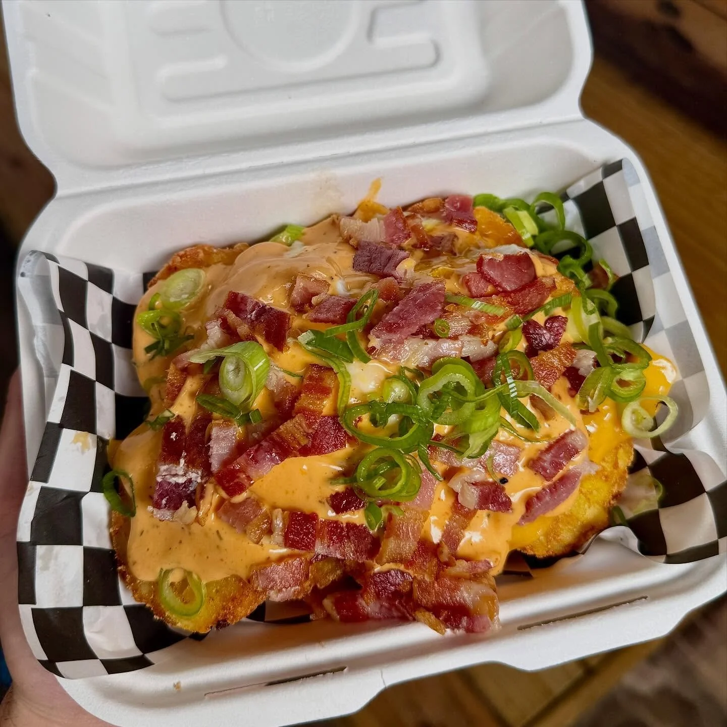 BREKKY 🍳 🥓 

sandos and hash browns to help you start the weekend off the right way. available friday &amp; saturday 9-11.30 on uber eatz.
 
link in bio 
🫶🏼