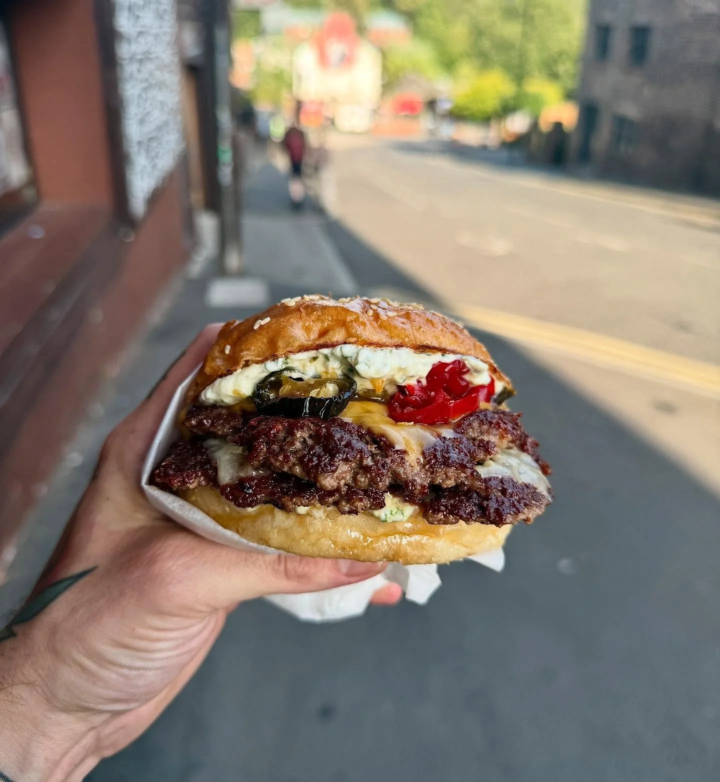 NEW SPECIAL 🍔

The chilli cheeseburger. Two brand-spanking-new beef patties, jalape&ntilde;o &amp; chive cream cheese, american cheese, monterey jack, house made jalape&ntilde;o jam &amp; diced onions in a @zees_heaton bun

Absolutely delicious this