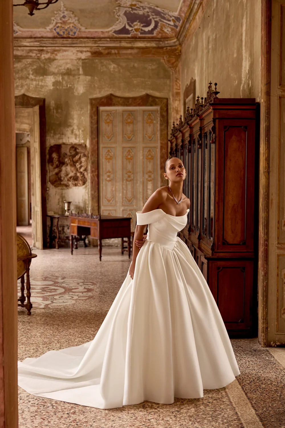 Justin Alexander Kelsey Mikado Ball Gown Wedding Dress with  display picture 1