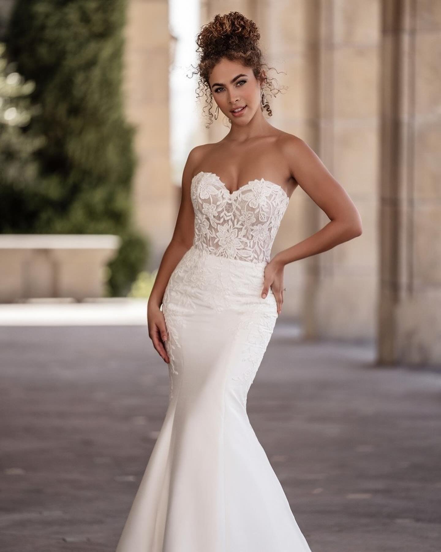 ✨Meet A1110!! ✨

She&rsquo;s a form-fitting stretch Mikado fit and flare style with strapless sweetheart neckline, illusion bodice and statement train with cutout lace detailing!!

Available to try on and order in store now!