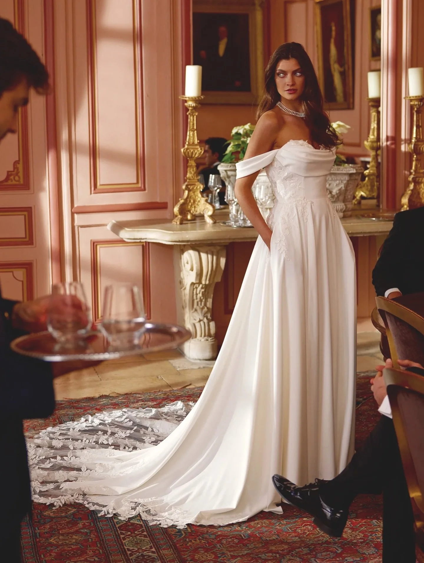 ✨ Here to try until 9th November only!! ✨

Meet Julianna from @justinalexander - a Crepe A-Line Gown with Sweetheart Neckline, Cowl Detail and Statement Cut-Out Train &hearts;️