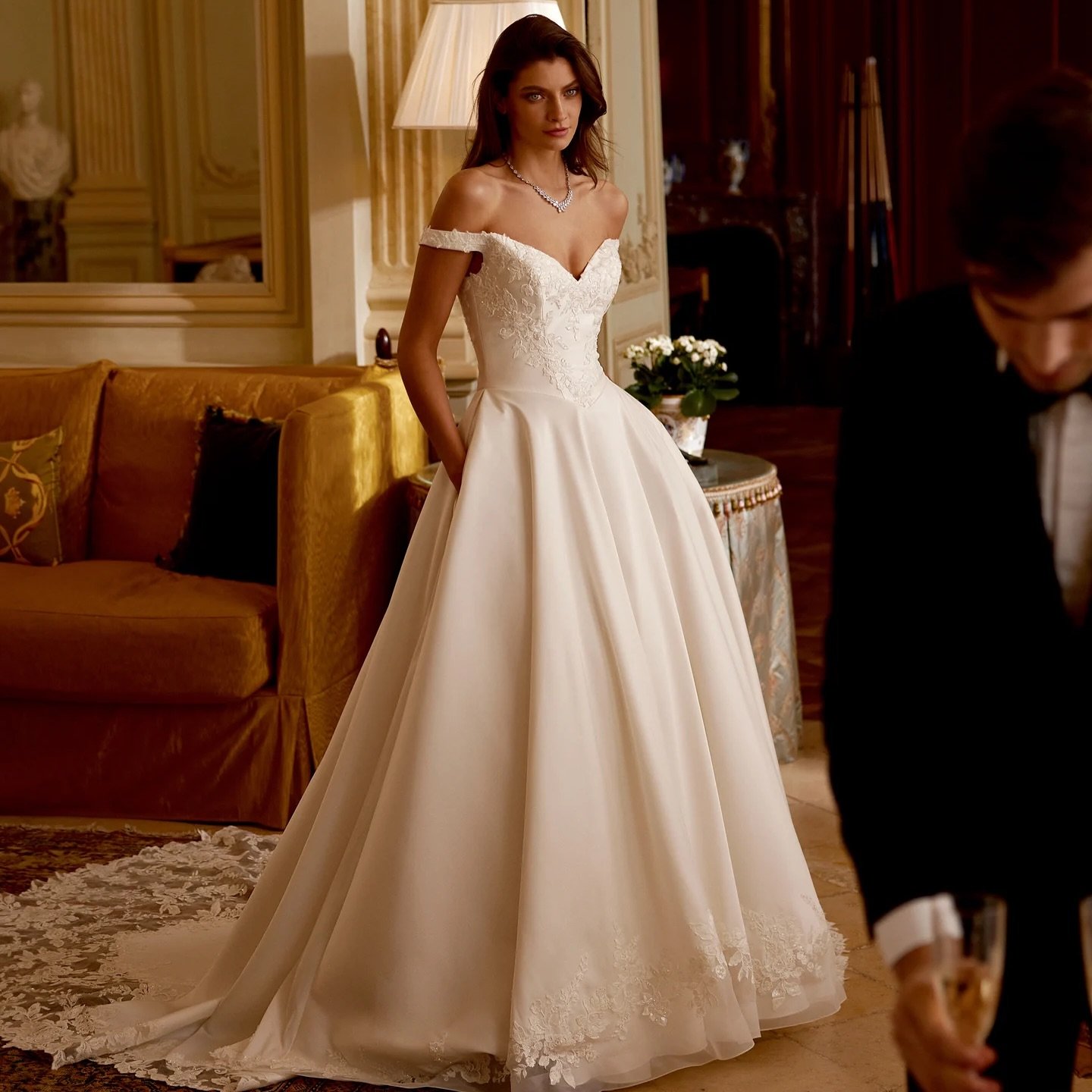 Jersey is here in a size 24 until the end of the weekend only!!!! 

We have our sample in a size 12 here after that &hearts;️