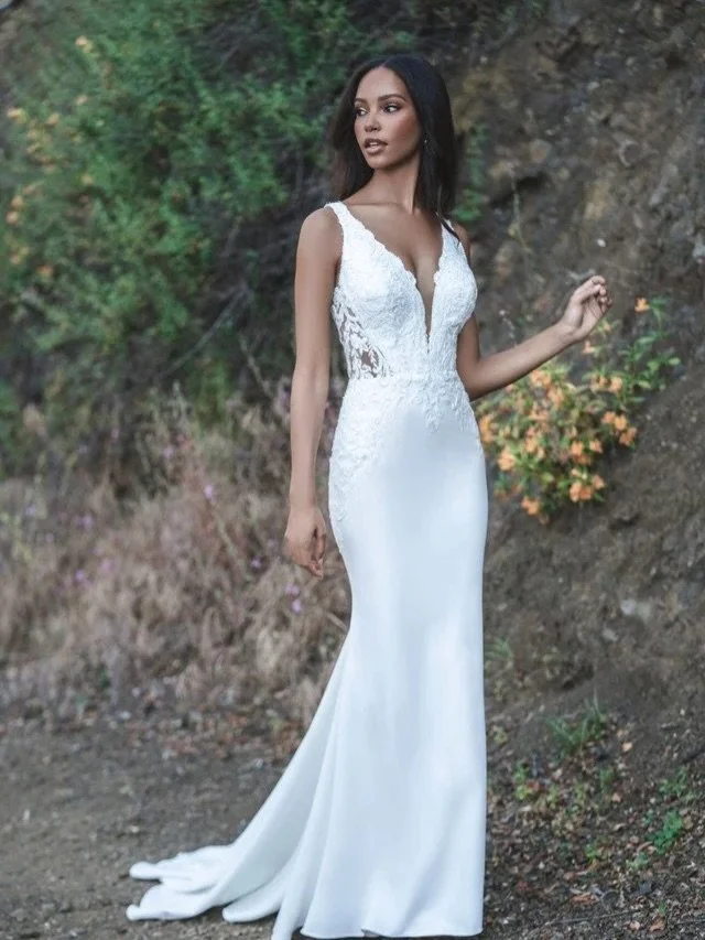 ✨ R3707 Mickey!! ✨

R3707 Mickey from Romance by @allurebridals a fitted  crepe sheath silhouette with plunge neckline, decorated with tonal beaded and sequined lace appliques &hearts;️&hearts;️&hearts;️