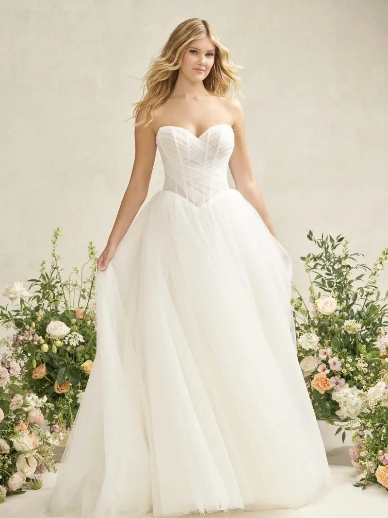 ✨ R3917 Lily ✨

BRAND NEW SEASON from Romance by @allurebridals has landed!! 

R3917 Lily is ethereal and classic, with a ruched tulle bodice layered over delicate Chantilly lace, a basque waist and a full tulle skirt. Light and romantic, this gown b