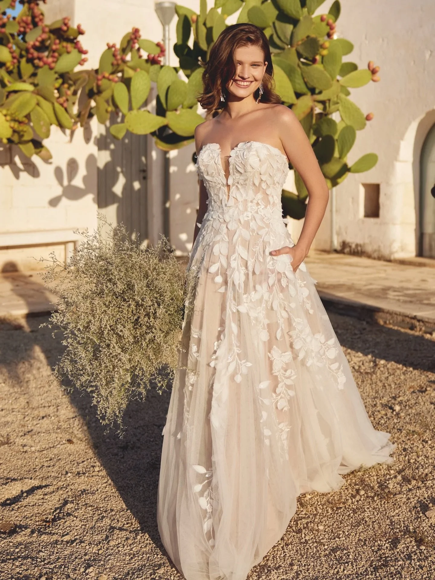 ✨ 66398 ✨

The newest arrival from @bylillianwest is a Tulle A-Line Gown with Plunging Strapless Sweetheart Neckline!!

She&rsquo;s super pretty in the photos, but I was really taken aback by how stunning she is in person!!

My sample is a size 8, bu